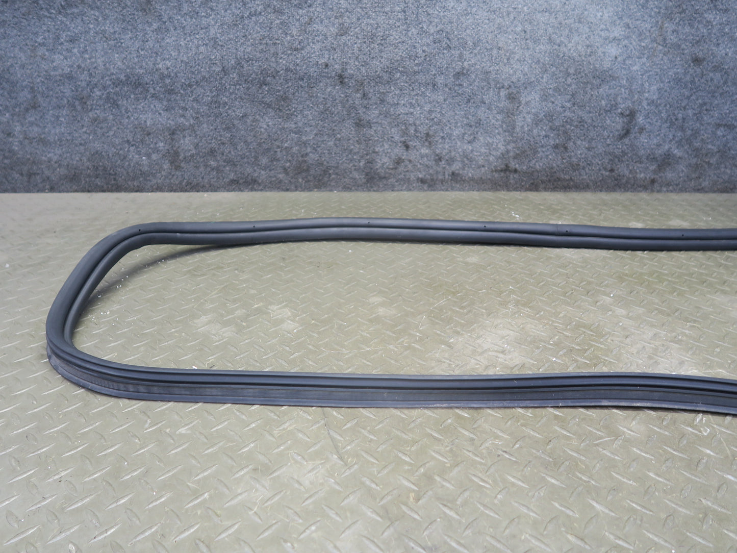 2008-2019 Maserati Granturismo M145 Reartrunk Weatherstrip Rubber Seal Gasket