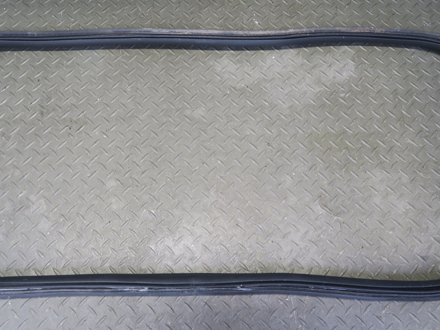 2008-2019 Maserati Granturismo M145 Reartrunk Weatherstrip Rubber Seal Gasket