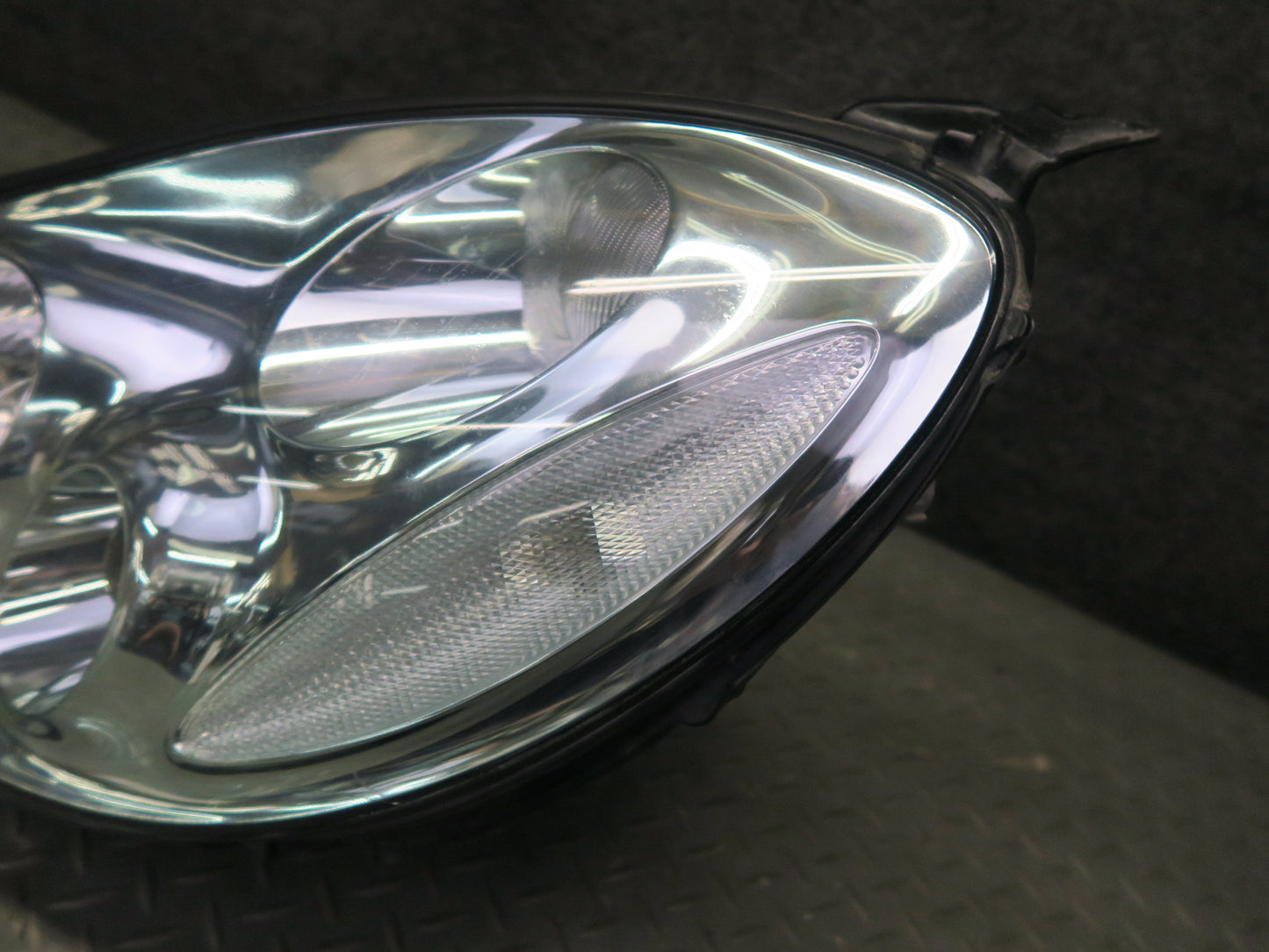 02-05 Lexus UZZ40L SC430 Left Driver Side Halogen Headlight Lamp Assembly OEM
