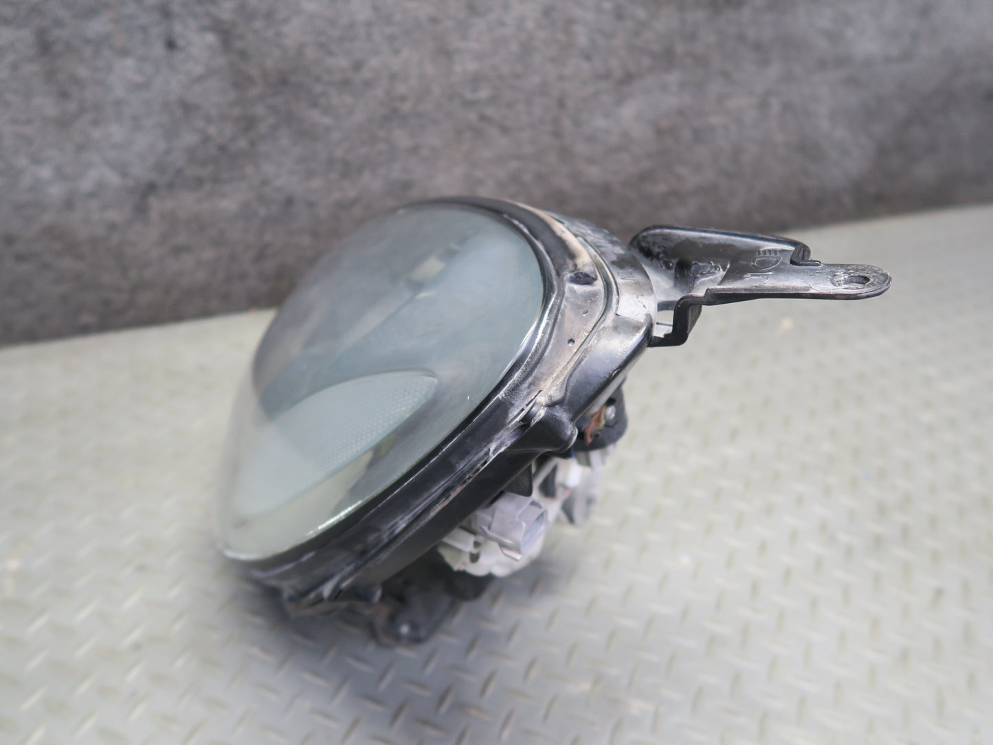 02-05 Lexus UZZ40L SC430 Left Driver Side Halogen Headlight Lamp Assembly OEM