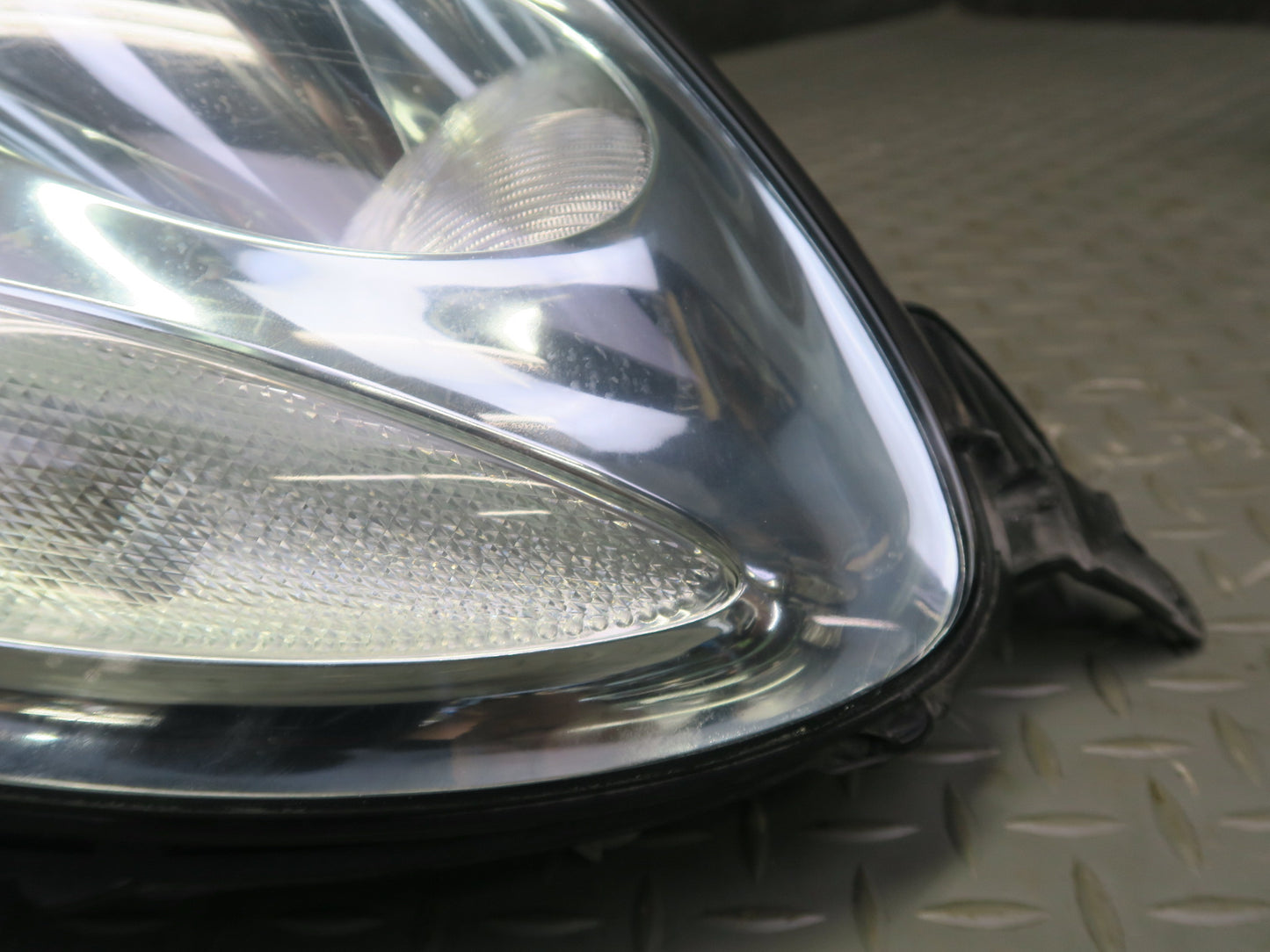 02-05 Lexus UZZ40L SC430 Left Driver Side Halogen Headlight Lamp Assembly OEM