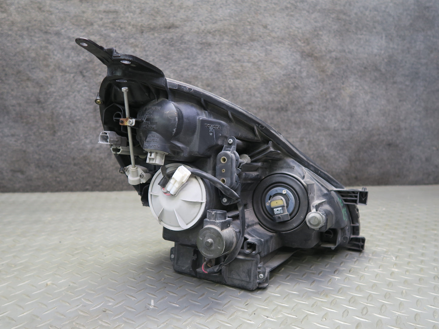 02-05 Lexus UZZ40L SC430 Left Driver Side Halogen Headlight Lamp Assembly OEM
