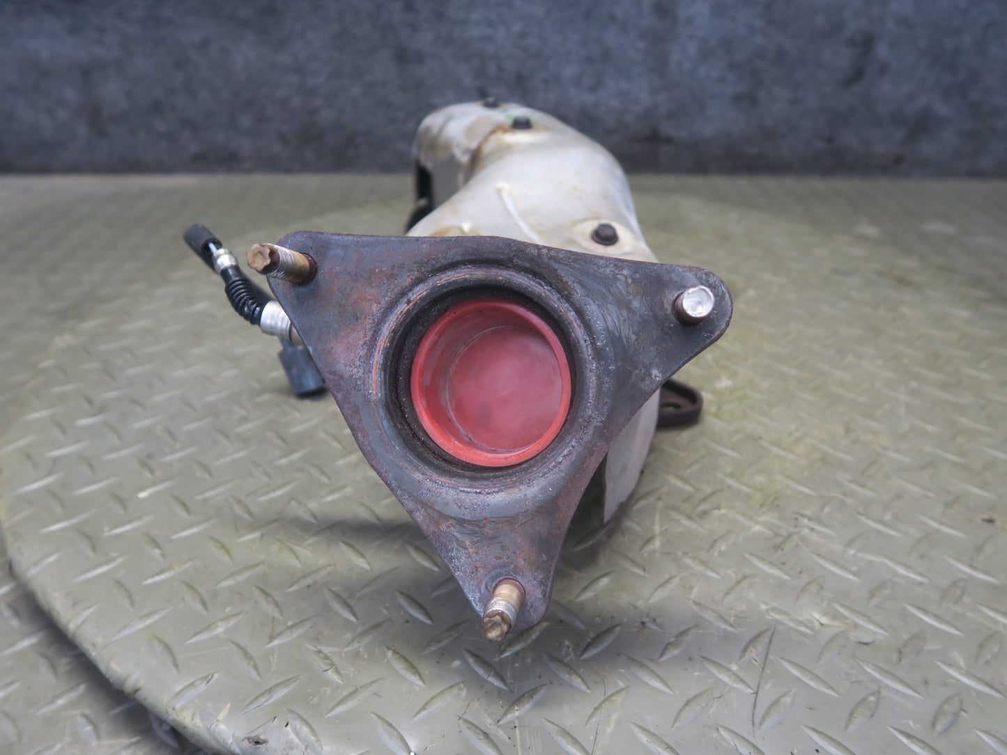 98-00 Lexus UCF20L LS400 1UZFE Left Exhaust Manifold w O2 Oxygen Sensor OEM