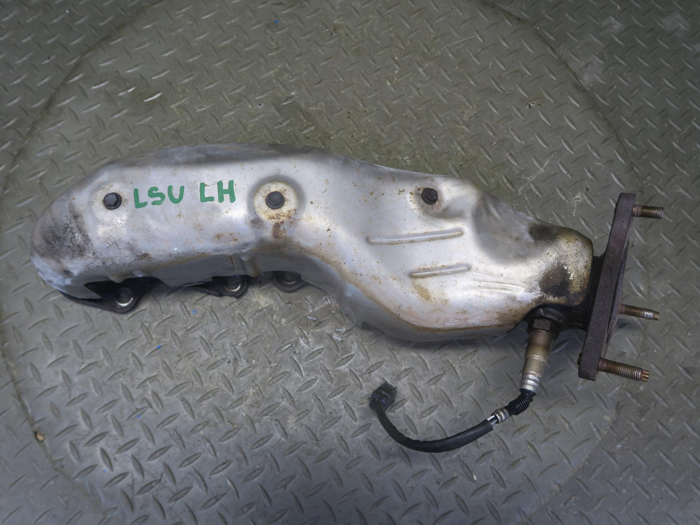 98-00 Lexus UCF20L LS400 1UZFE Left Exhaust Manifold w O2 Oxygen Sensor OEM