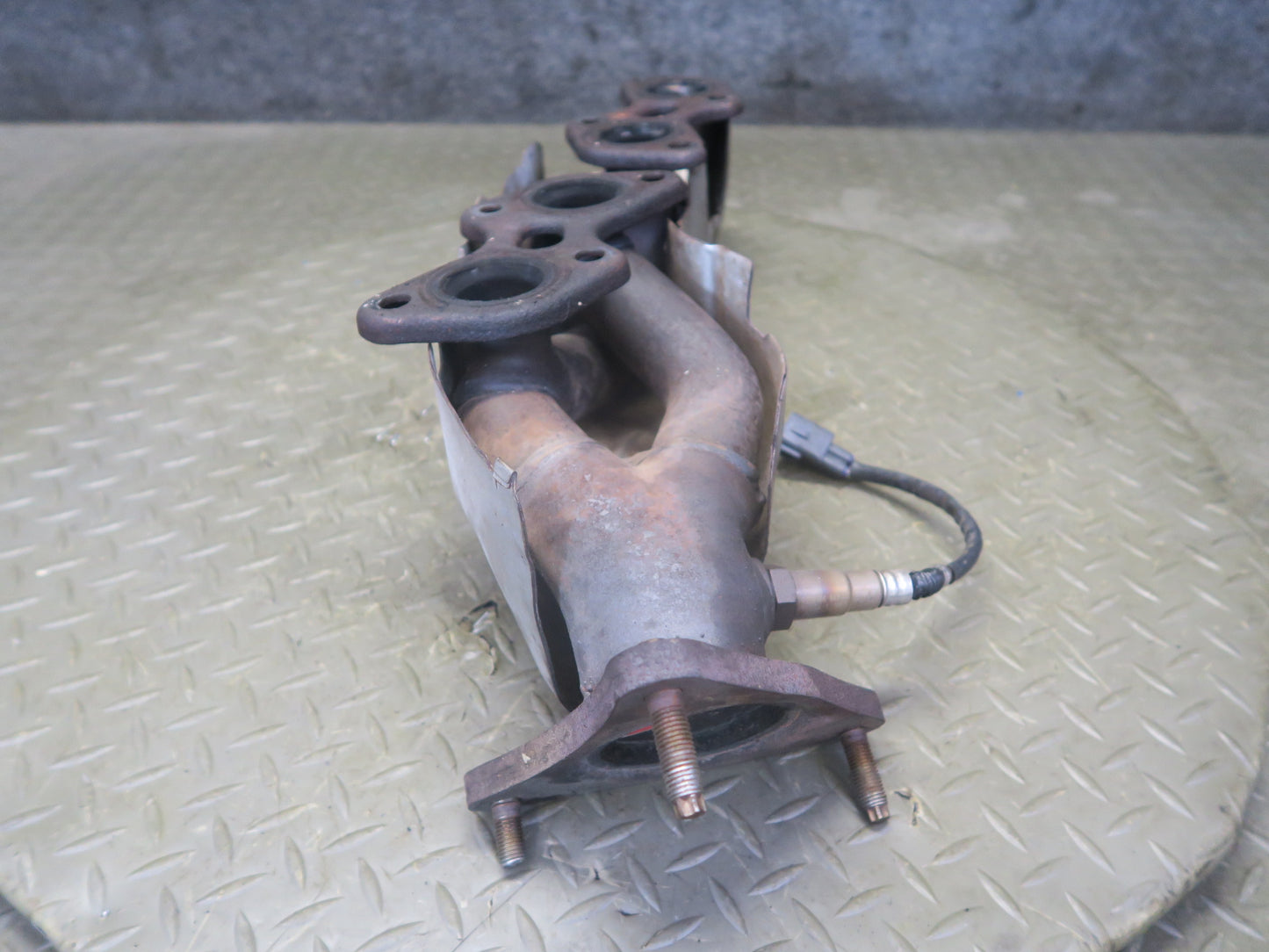 98-00 Lexus UCF20L LS400 1UZFE Left Exhaust Manifold w O2 Oxygen Sensor OEM