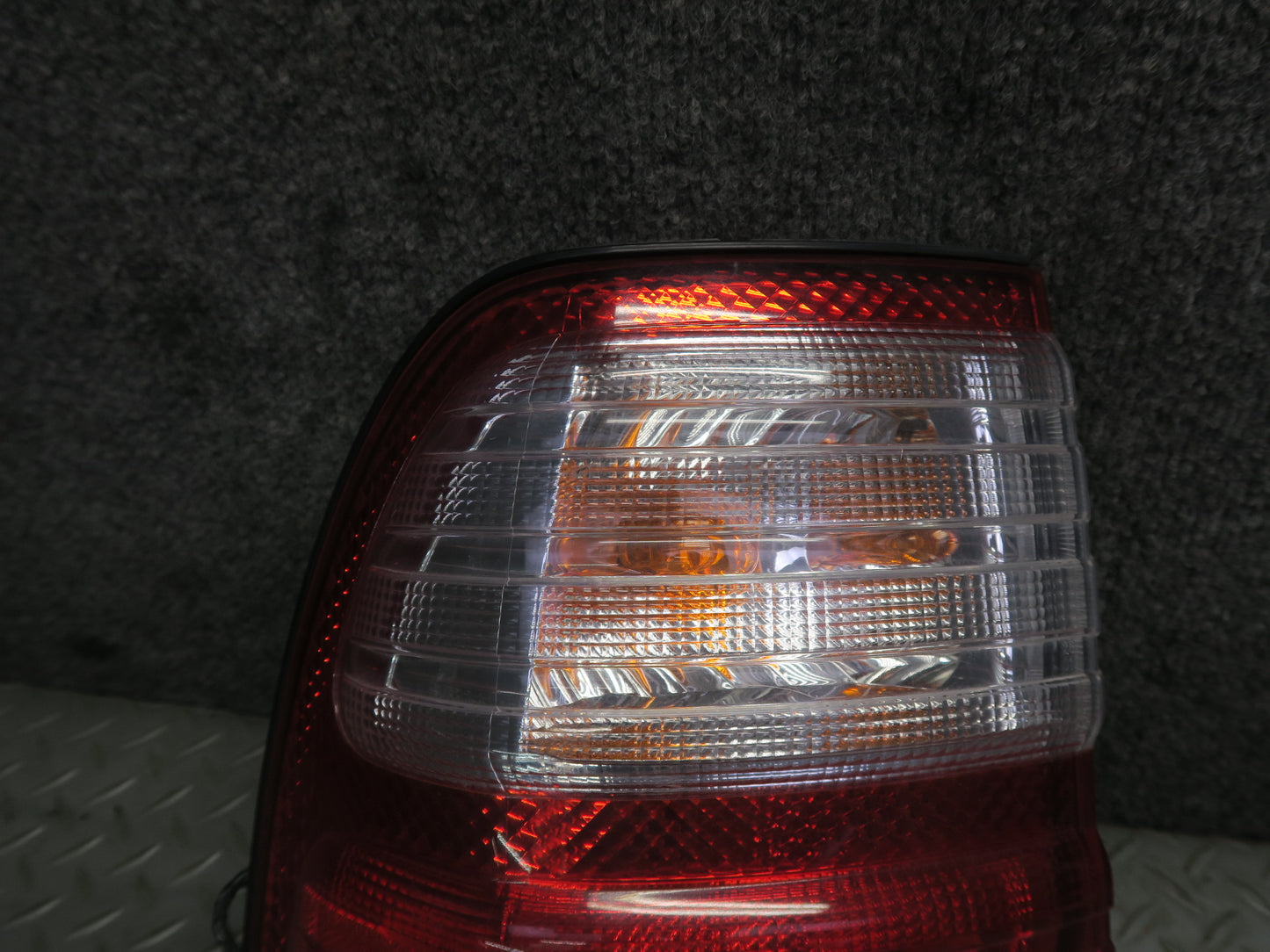 2005-2007 Lexus UZJ100L LX470 Rear Inner & Outer Tail Light Lamp Set of 4
