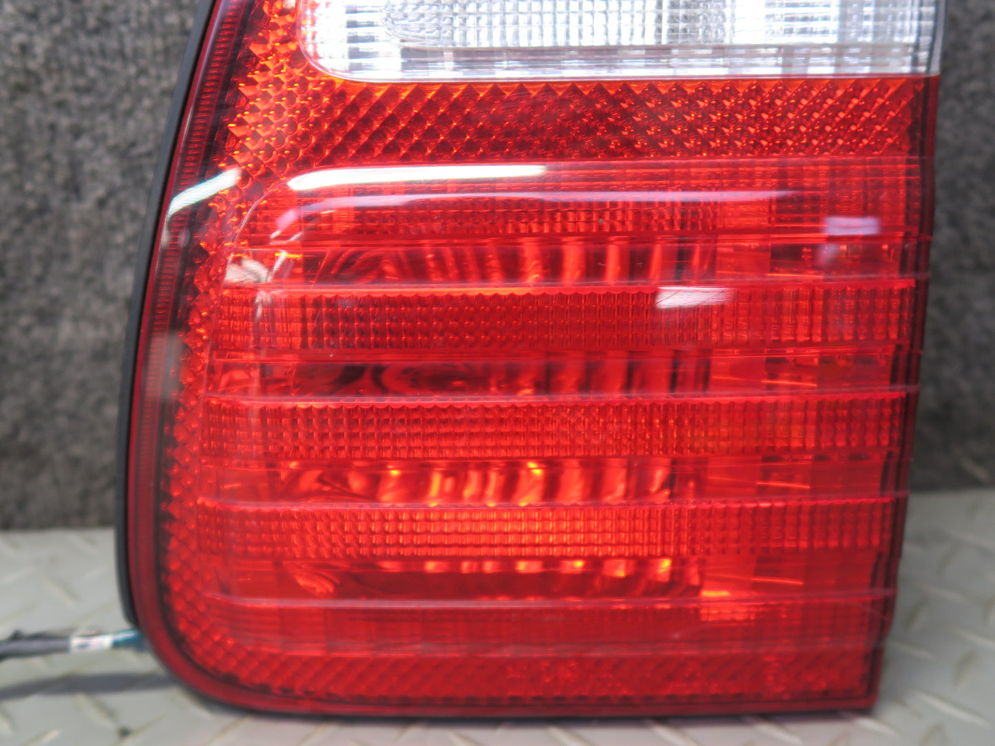 2005-2007 Lexus UZJ100L LX470 Rear Inner & Outer Tail Light Lamp Set of 4