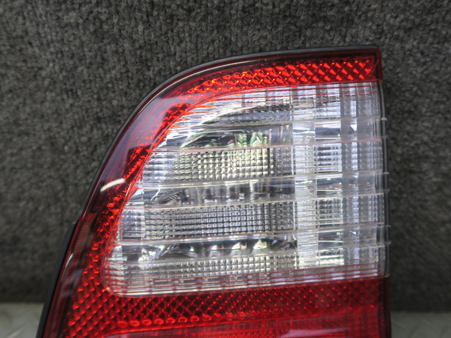 2005-2007 Lexus UZJ100L LX470 Rear Inner & Outer Tail Light Lamp Set of 4