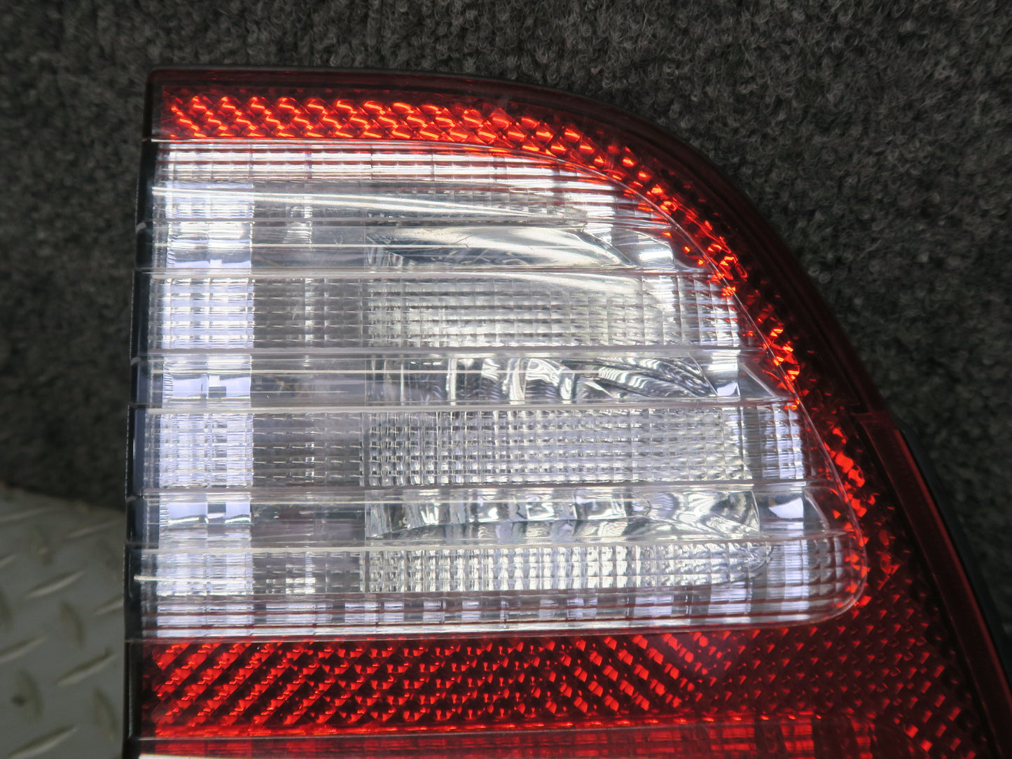 2005-2007 Lexus UZJ100L LX470 Rear Inner & Outer Tail Light Lamp Set of 4