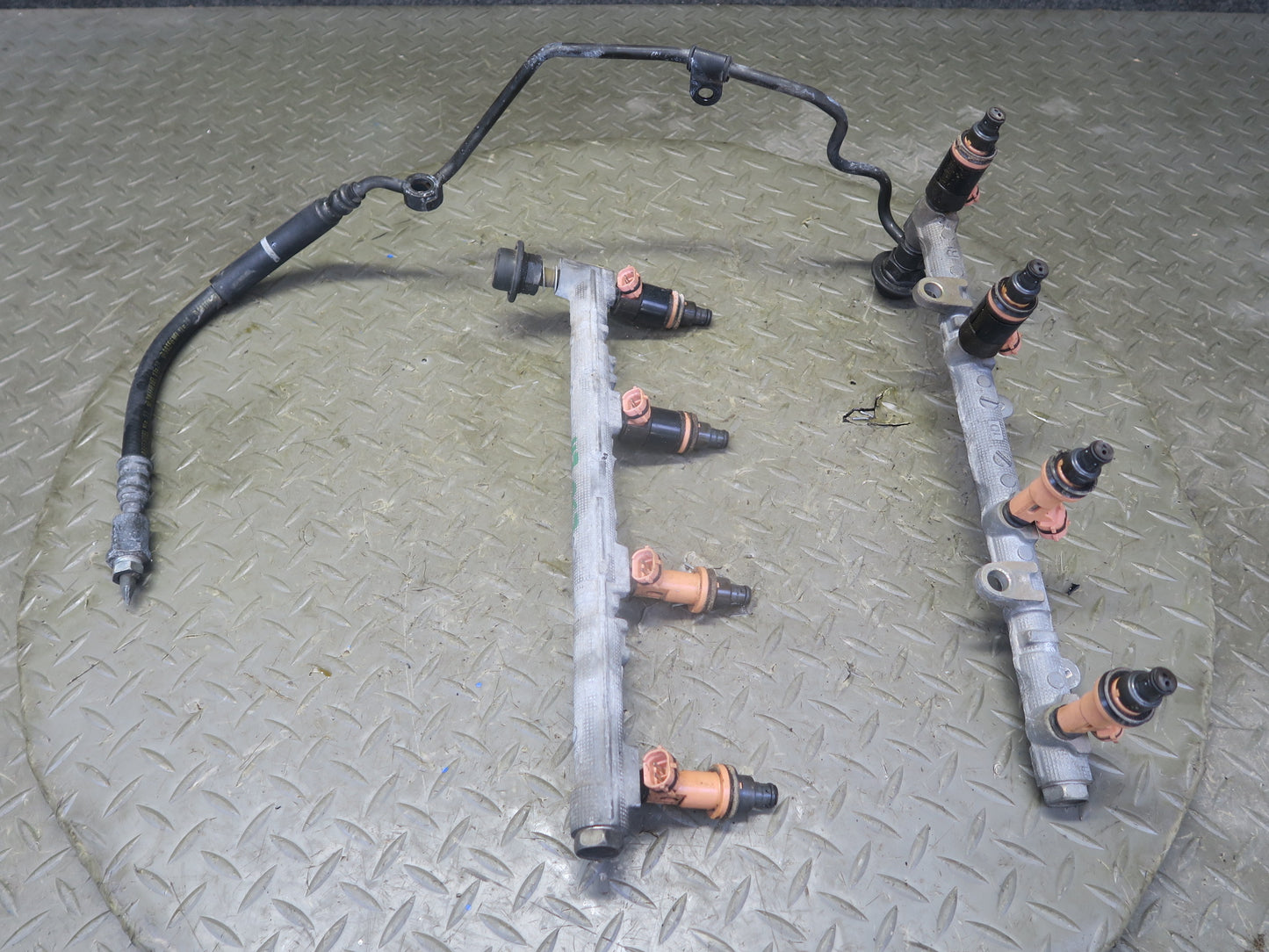 98-00 Lexus UCF20L LS400 1UZFE 4.0L Fuel Rail w Injector Set Assembly OEM