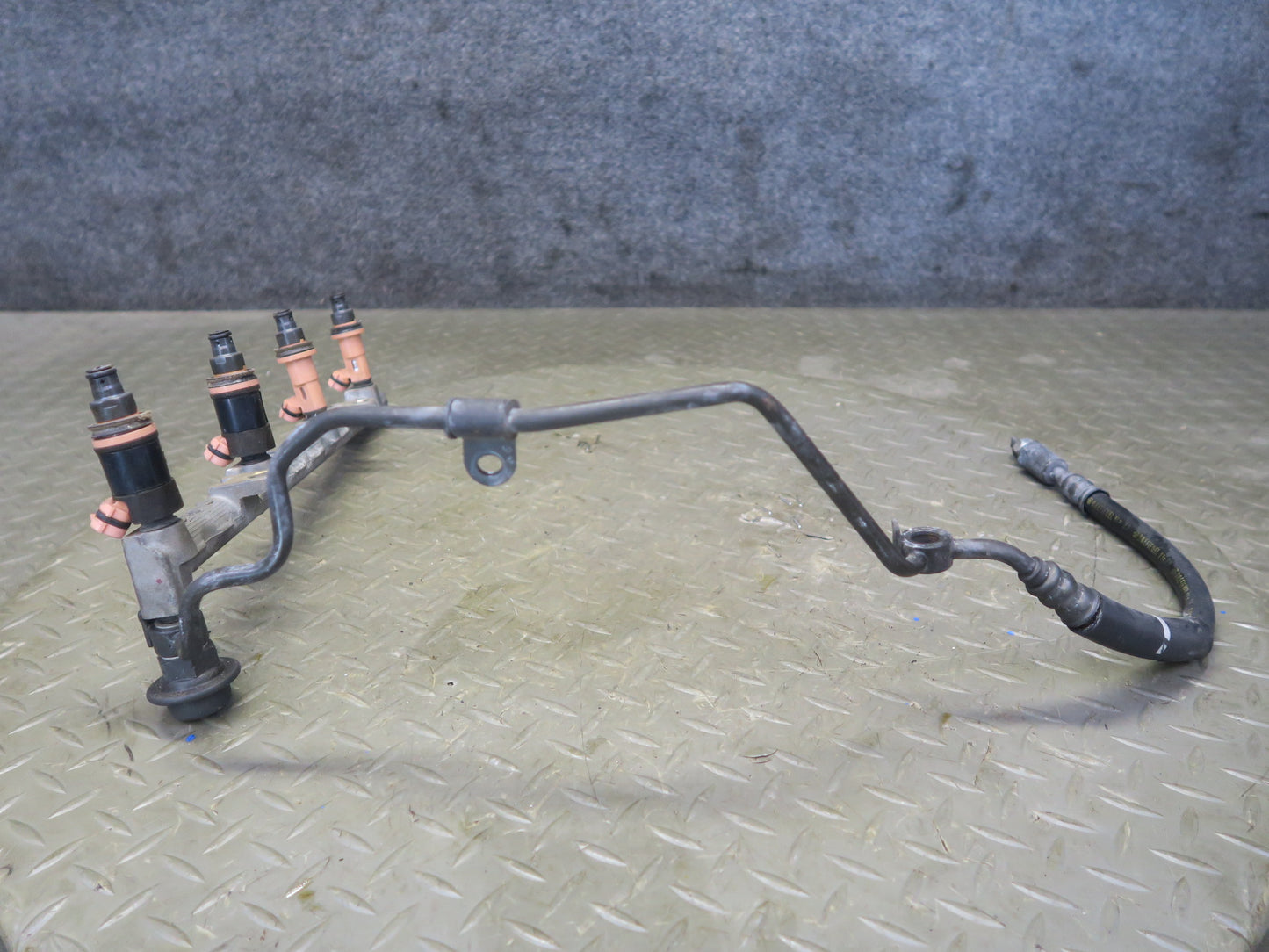98-00 Lexus UCF20L LS400 1UZFE 4.0L Fuel Rail w Injector Set Assembly OEM