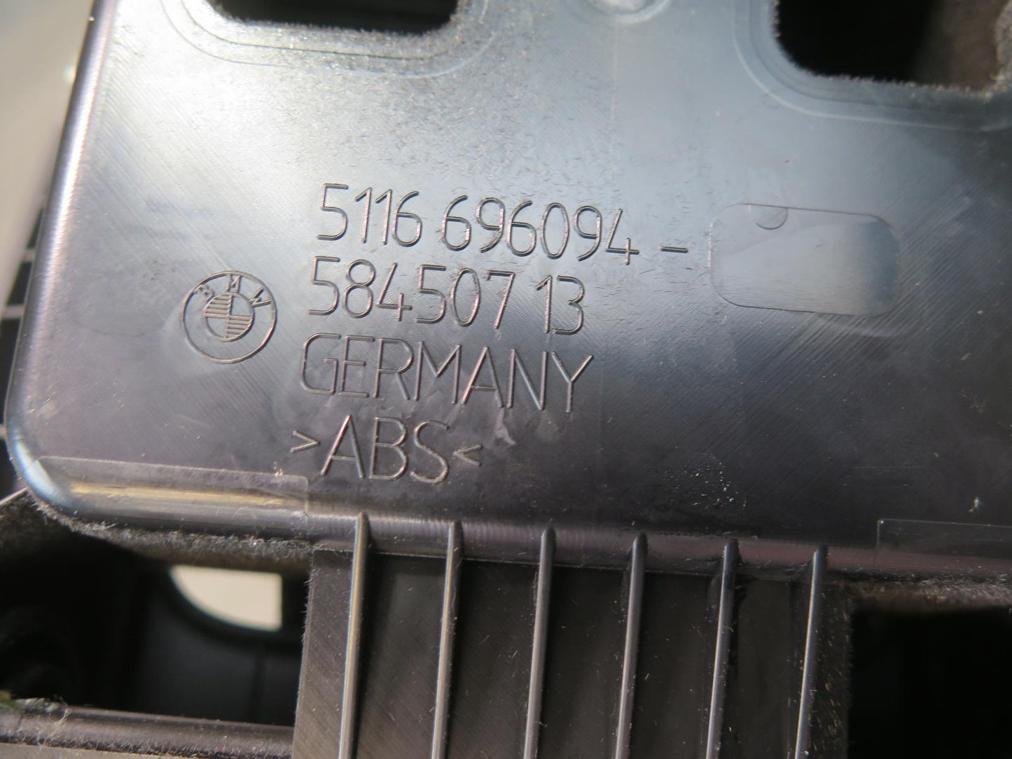 2007-2013 BMW E92 E93 M3 Rear Center Console Storage Pocket Tray Cover Trim