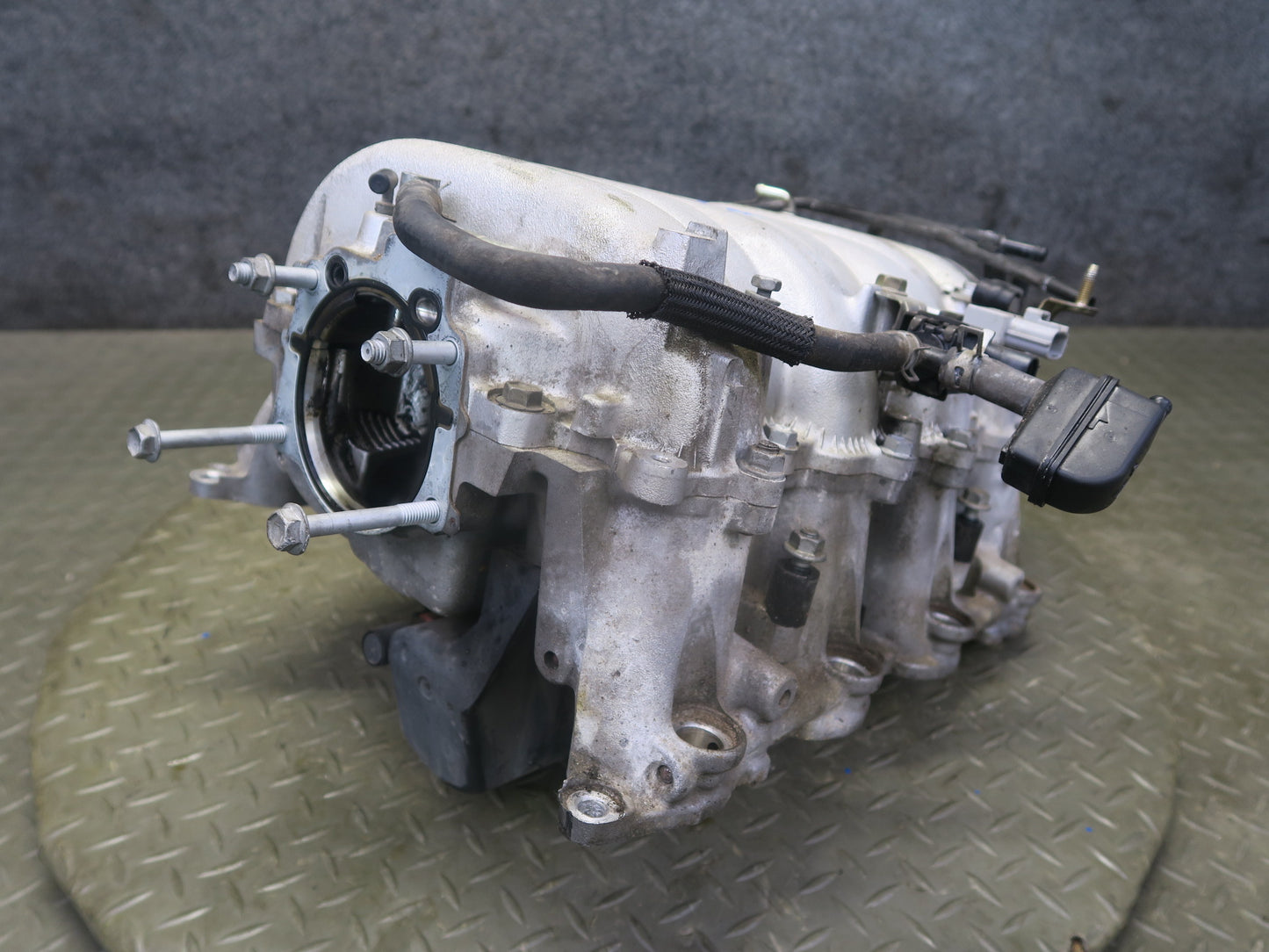 98-00 Lexus LS400 UCF20L 1UZFE Engine Intake Manifold w Pressure Tank Assy OEM