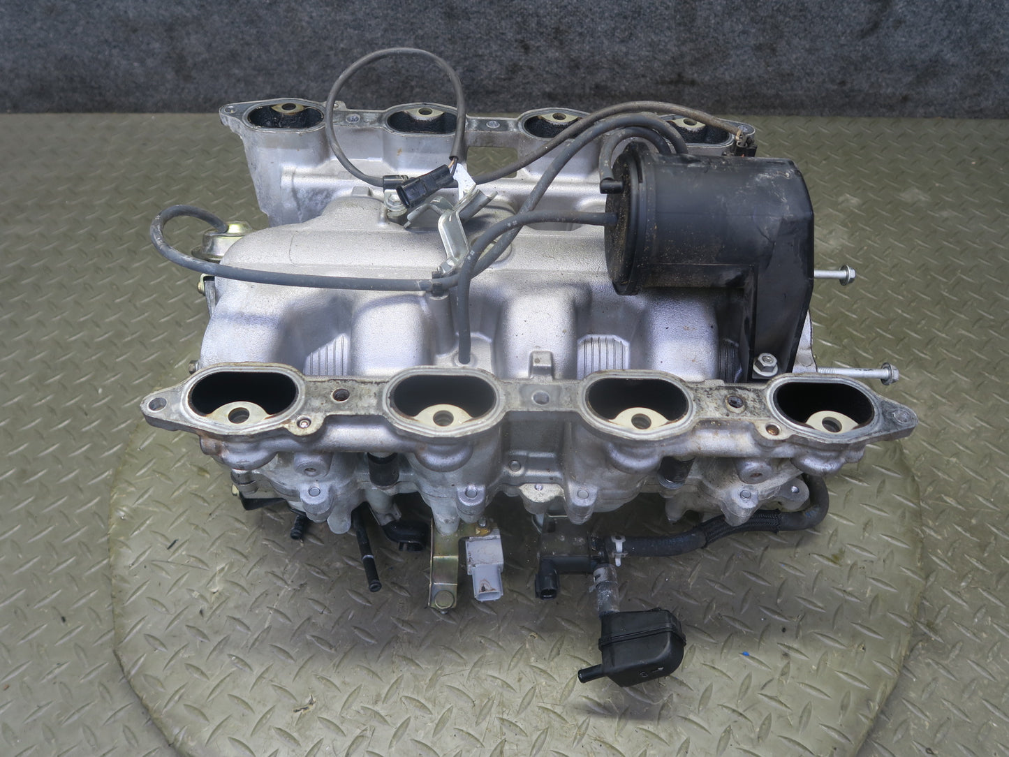 98-00 Lexus LS400 UCF20L 1UZFE Engine Intake Manifold w Pressure Tank Assy OEM