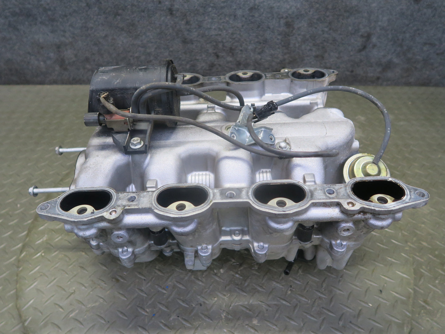 98-00 Lexus LS400 UCF20L 1UZFE Engine Intake Manifold w Pressure Tank Assy OEM