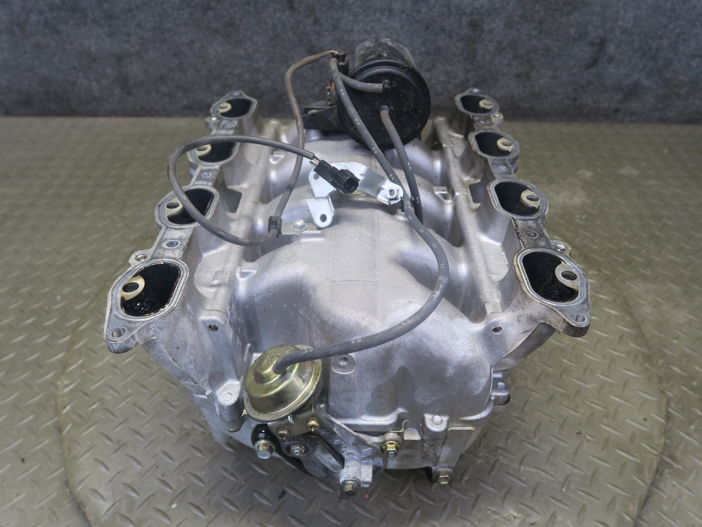 98-00 Lexus LS400 UCF20L 1UZFE Engine Intake Manifold w Pressure Tank Assy OEM