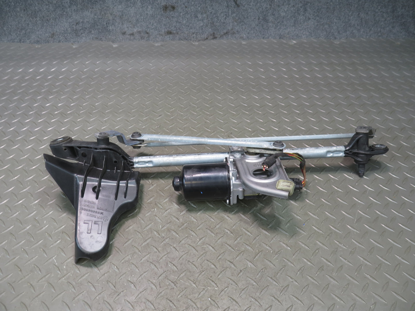 14-16 BMW F32 F33 435I Windshield Wiper Transmission Linkage w Motor OEM