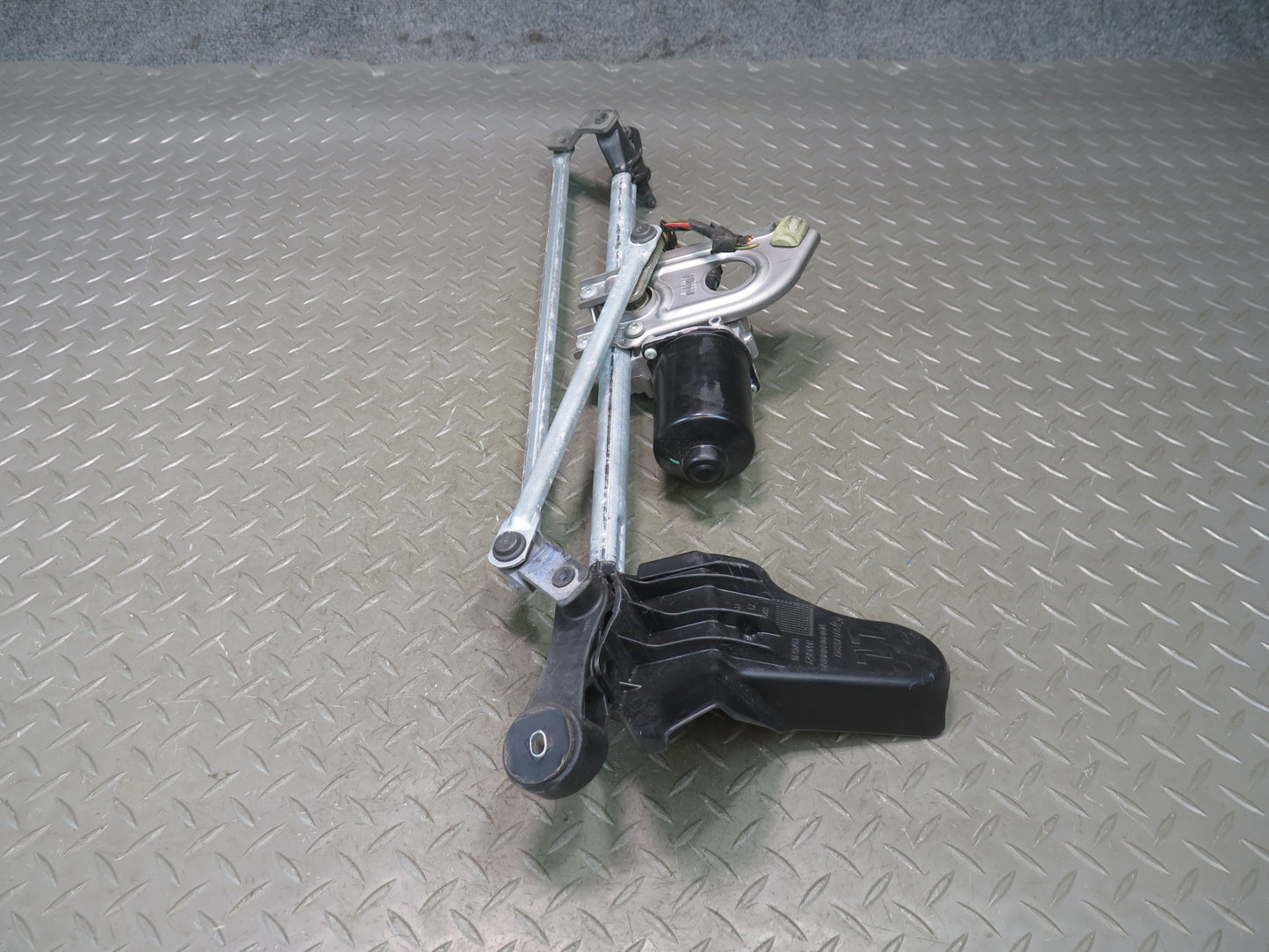14-16 BMW F32 F33 435I Windshield Wiper Transmission Linkage w Motor OEM