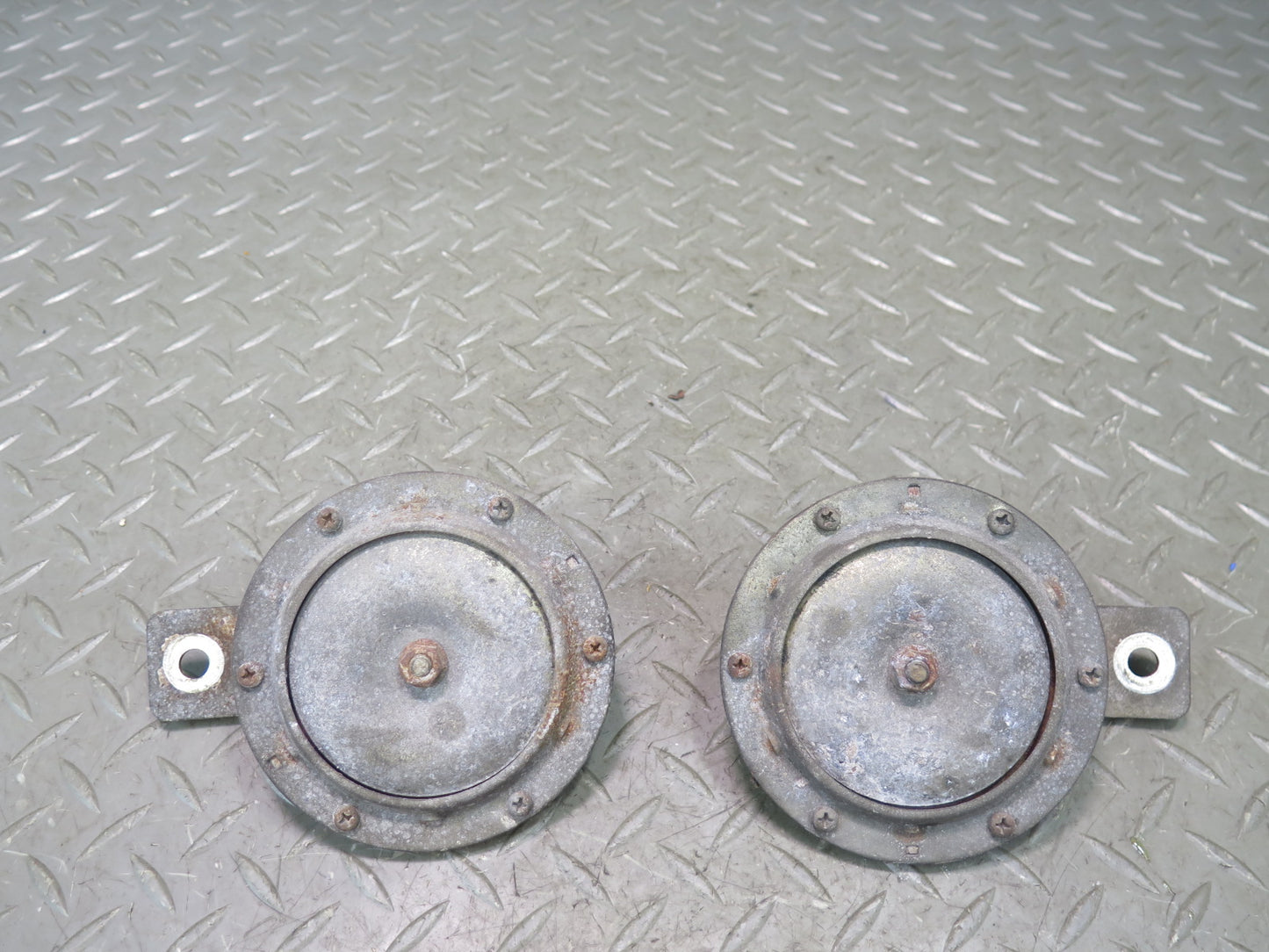 79-83 Datsun Nissan 280ZX S130 High & Low Tone Note Pitch Horn Signal Set OEM