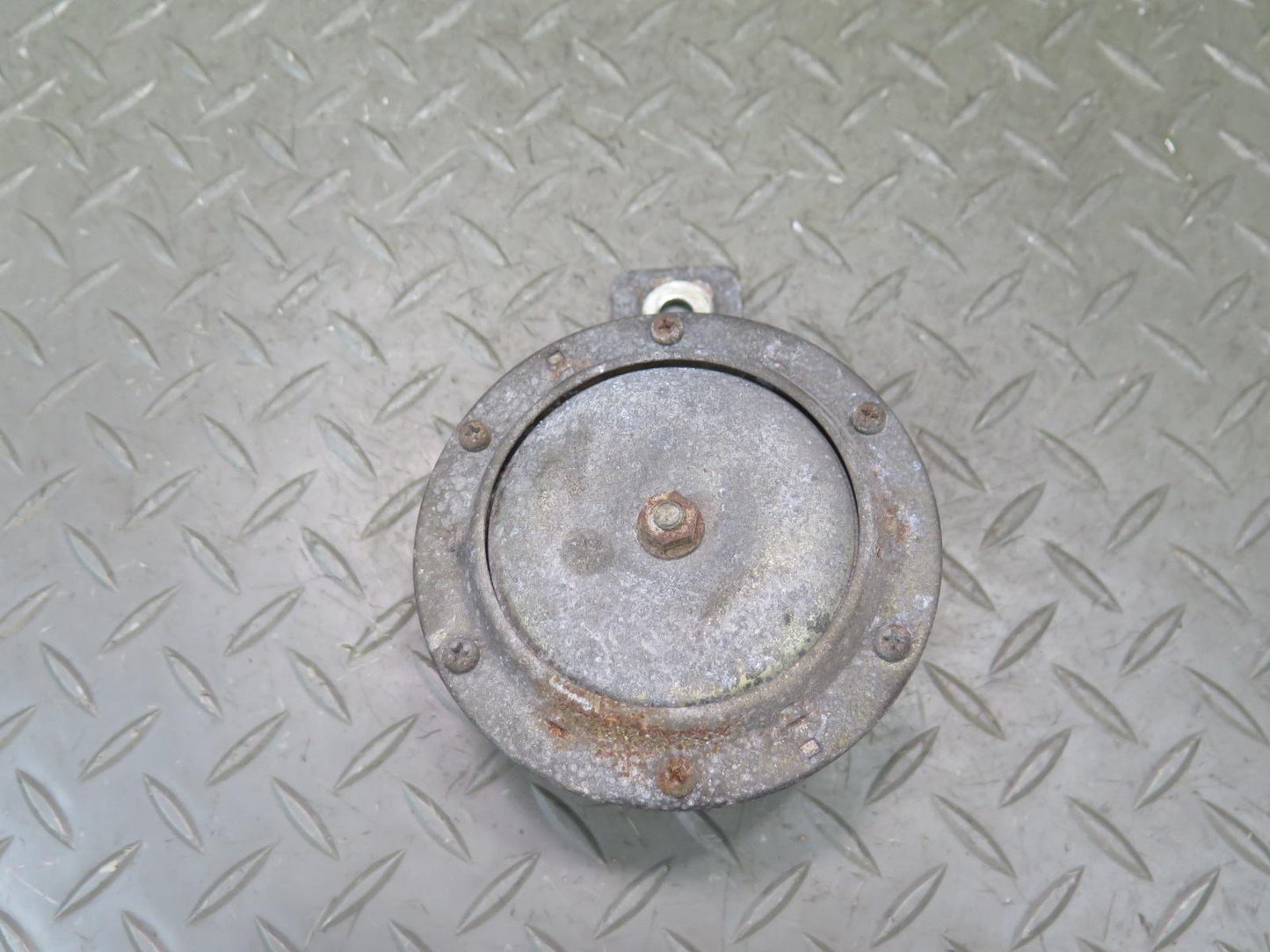 79-83 Datsun Nissan 280ZX S130 High & Low Tone Note Pitch Horn Signal Set OEM