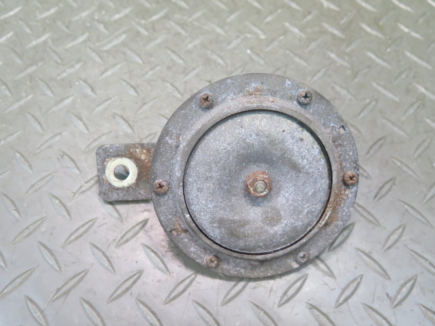 79-83 Datsun Nissan 280ZX S130 High & Low Tone Note Pitch Horn Signal Set OEM