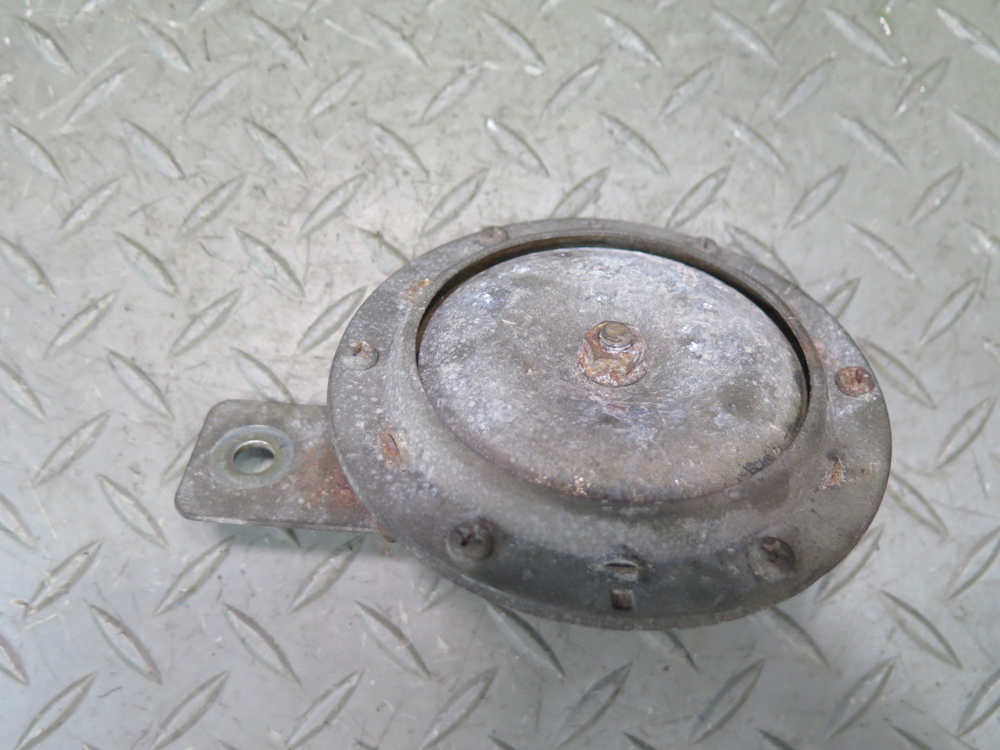 79-83 Datsun Nissan 280ZX S130 High & Low Tone Note Pitch Horn Signal Set OEM