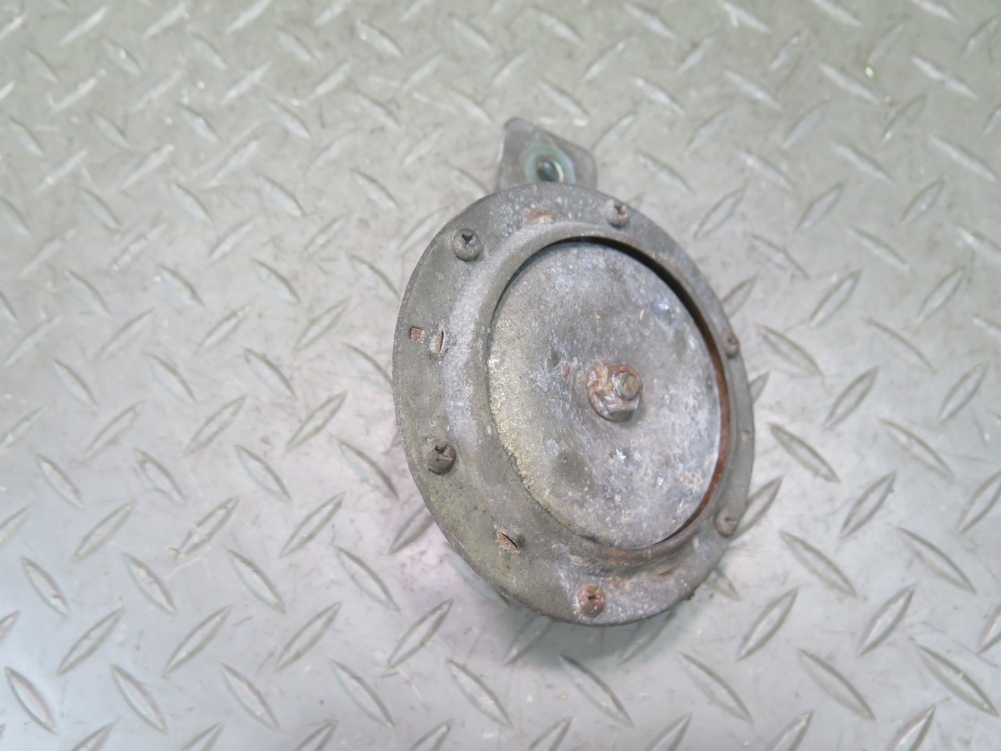 79-83 Datsun Nissan 280ZX S130 High & Low Tone Note Pitch Horn Signal Set OEM