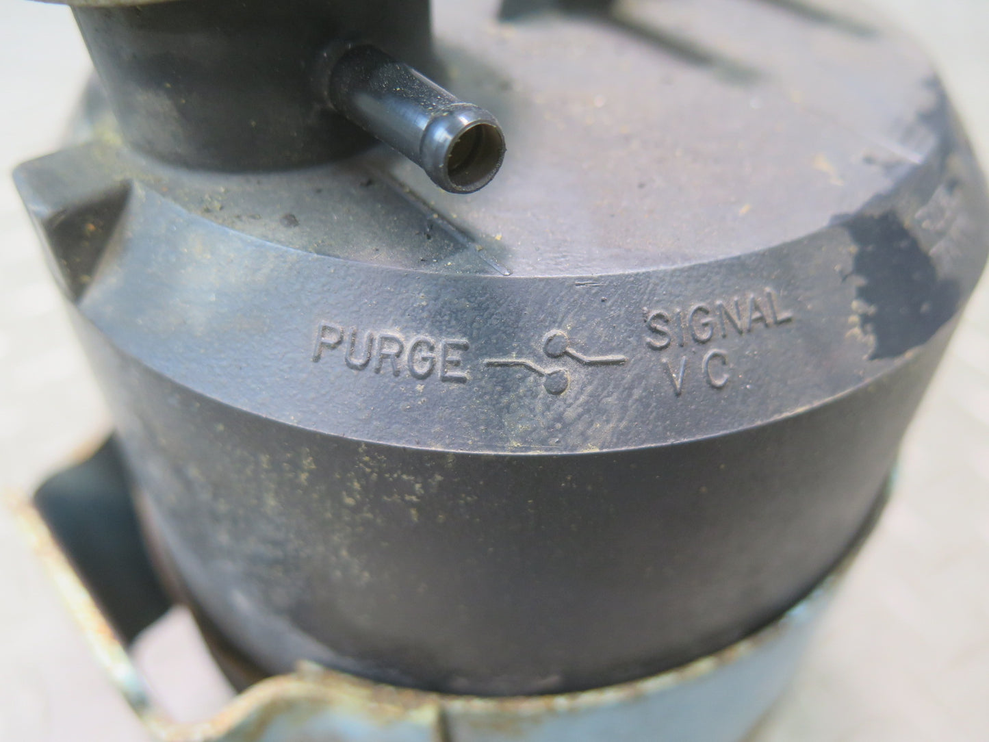 82-83 Datsun Nissan S130 280ZX Turbo Fuel Evap Vapor Canister 14950-P9000 OEM