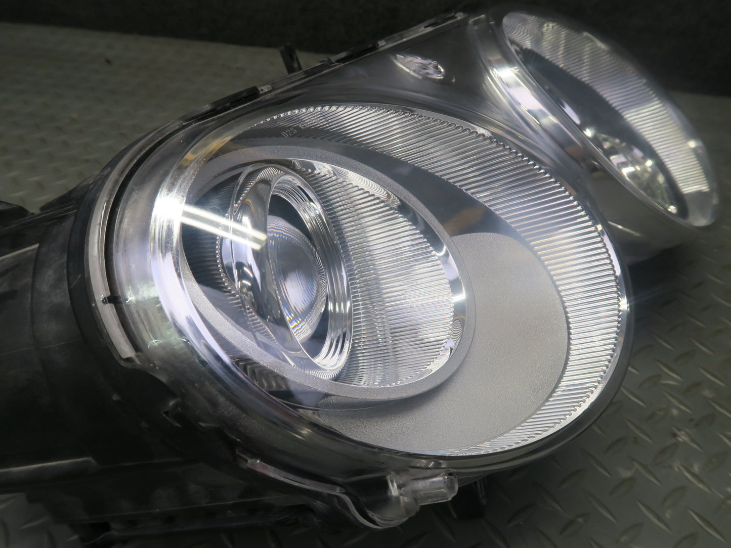 2006-2012 Bentley Continental Flying Spur Front Right Xenon HID Headlight Lamp