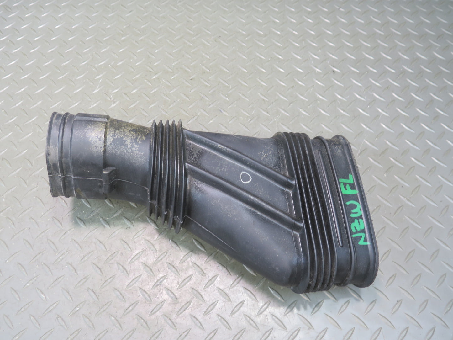 81-83 Datsun S130 280ZX Turbo Air Intake Duct Tube Pipe 62860-P7900 OEM