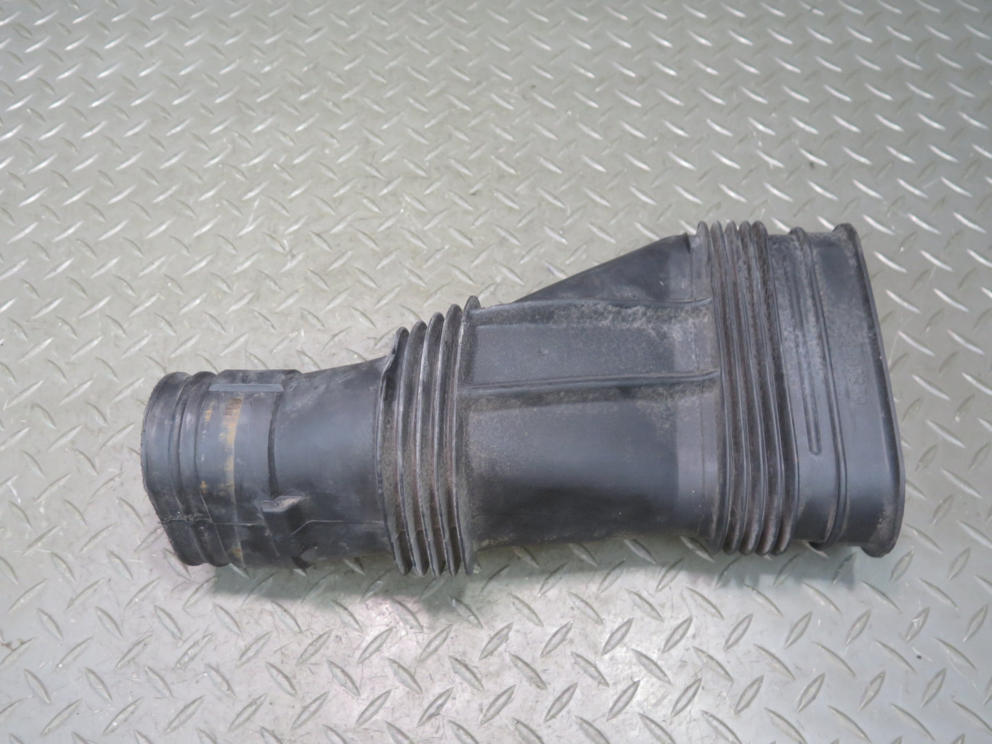 81-83 Datsun S130 280ZX Turbo Air Intake Duct Tube Pipe 62860-P7900 OEM