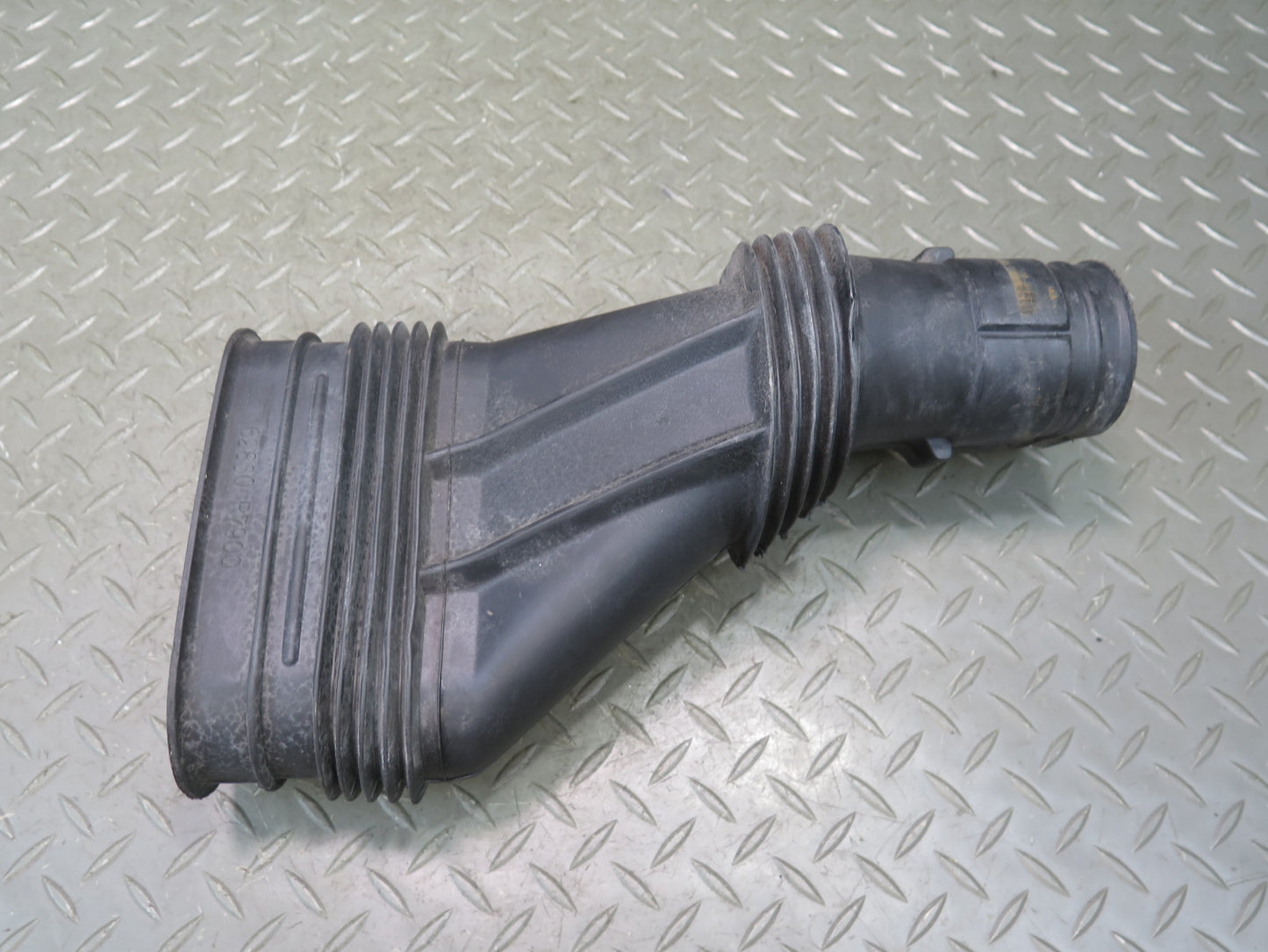 81-83 Datsun S130 280ZX Turbo Air Intake Duct Tube Pipe 62860-P7900 OEM