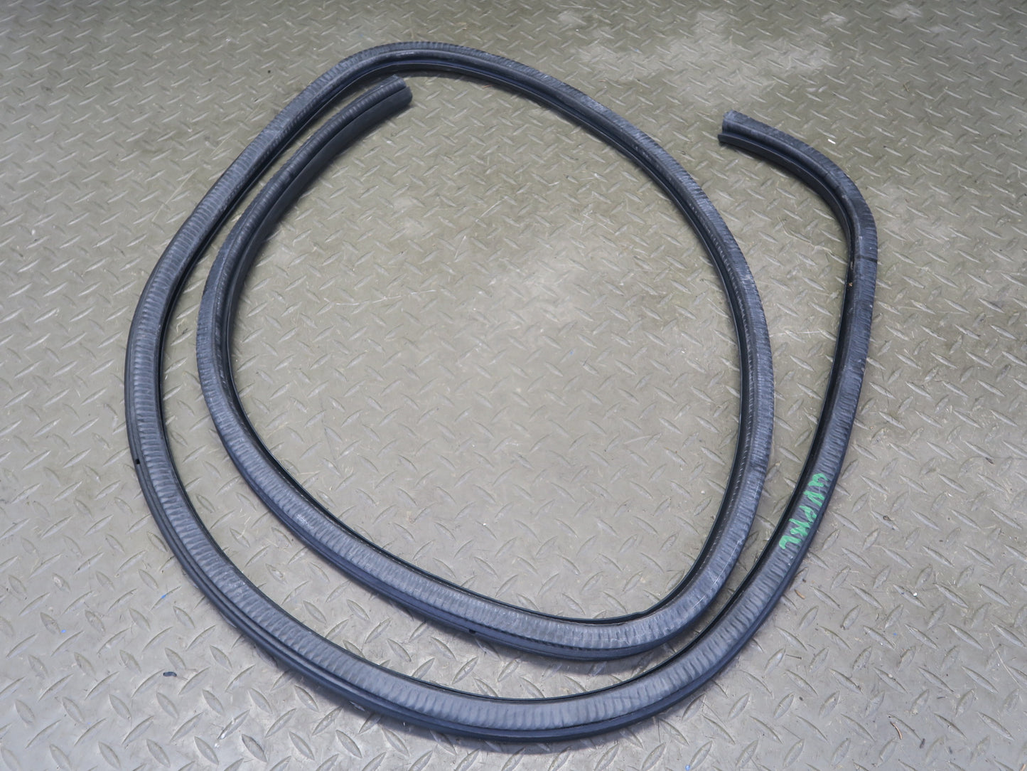 2010-2016 Porsche Panamera 970 Front & Rear Door Weatherstrip Seal Set of 4