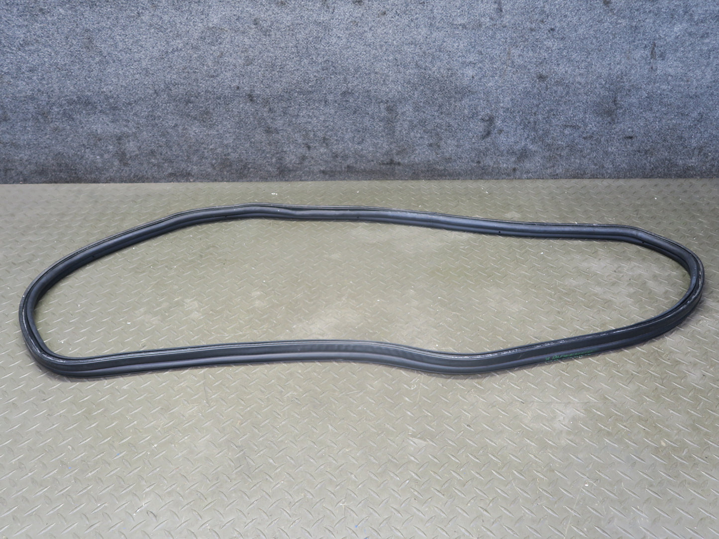 1999-2004 Porsche 911 996 Convertible Rear Trunk Weatherstrip Rubber Seal Gasket