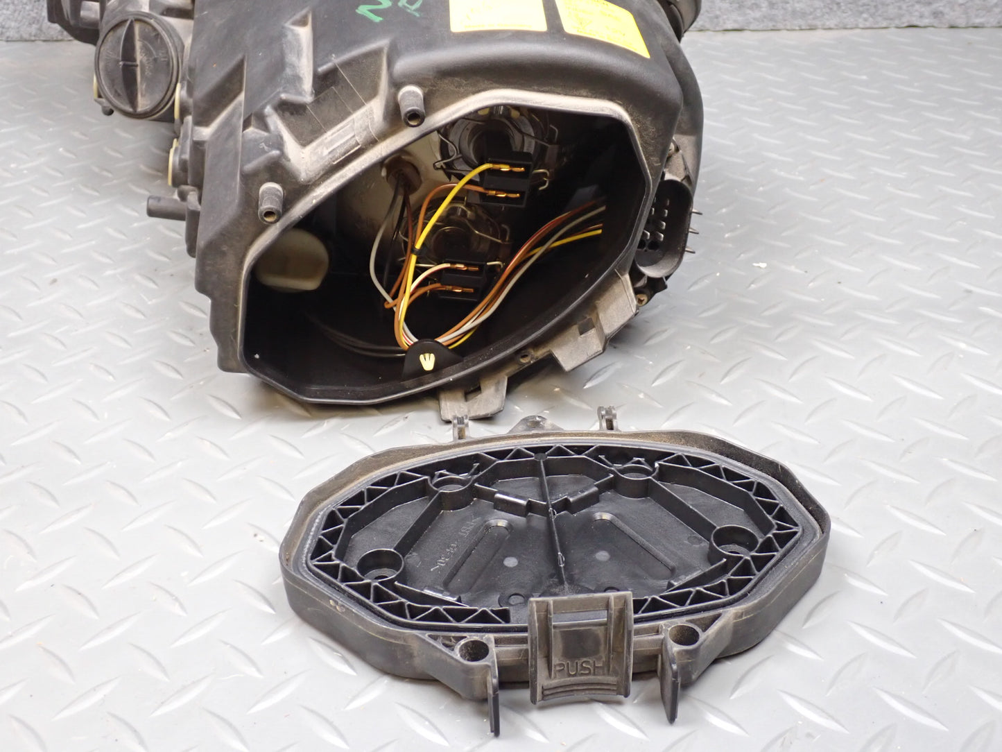 1999 Porsche Boxster 986 Front Right Halogen Headlight Lamp 98663103204