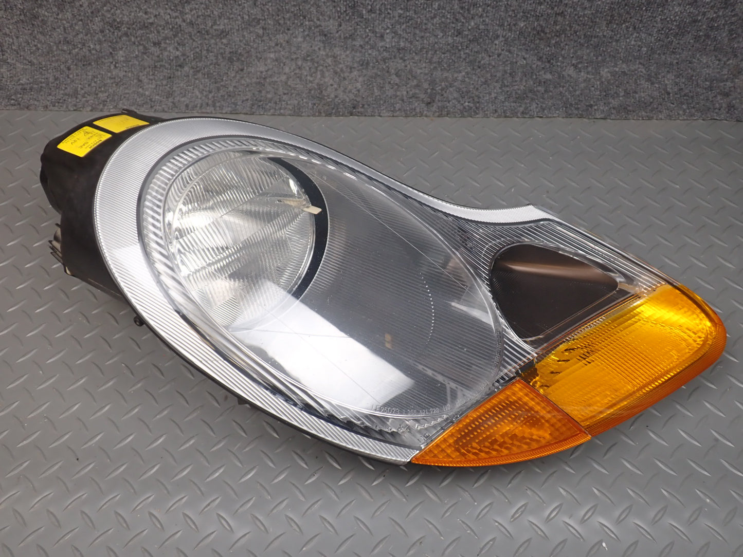 1999 Porsche Boxster 986 Front Right Halogen Headlight Lamp 98663103204
