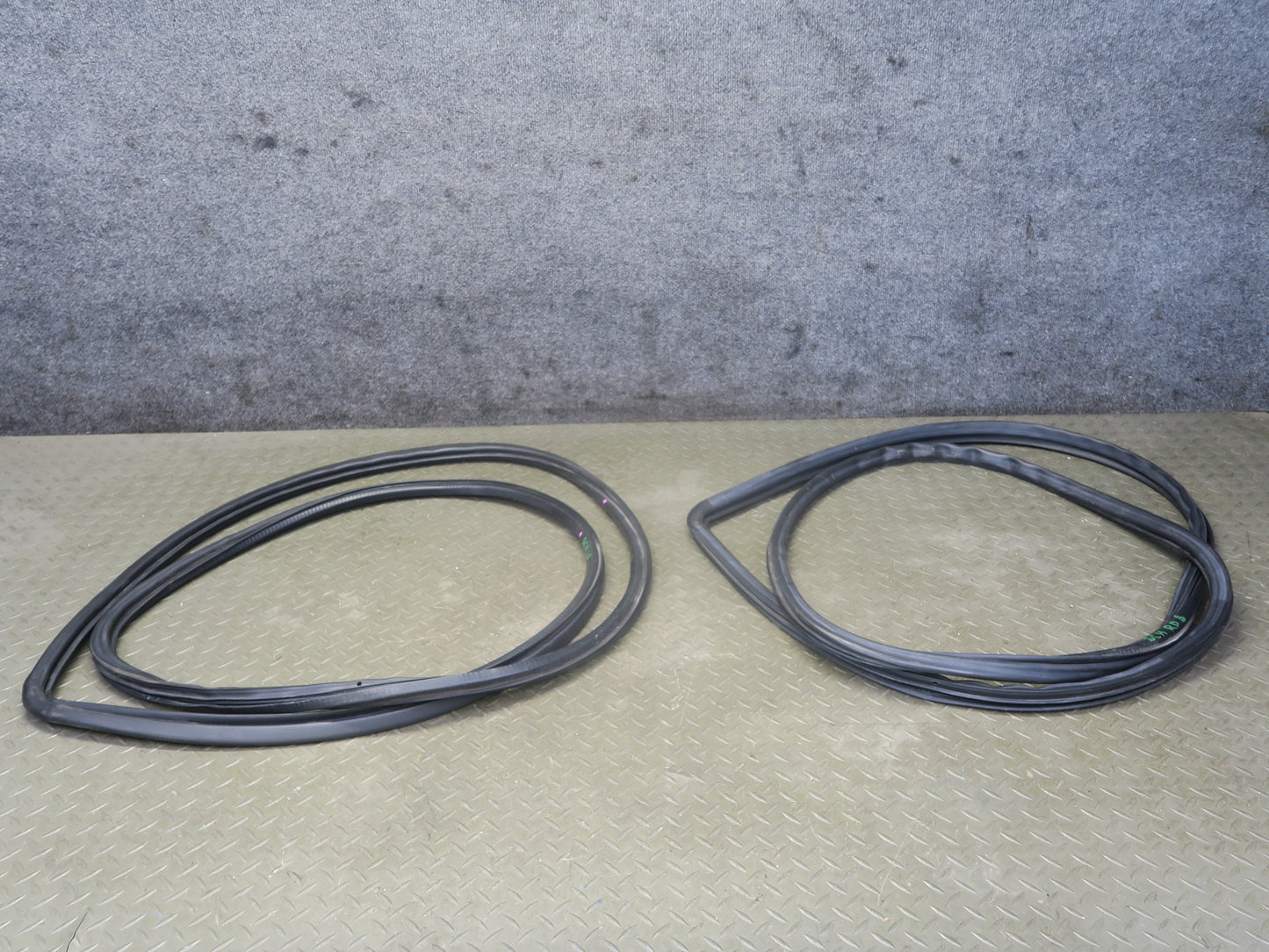 92-00 Lexus UZZ30L SC300 SC400 Left Right Door Weatherstrip Rubber Seal Set OEM