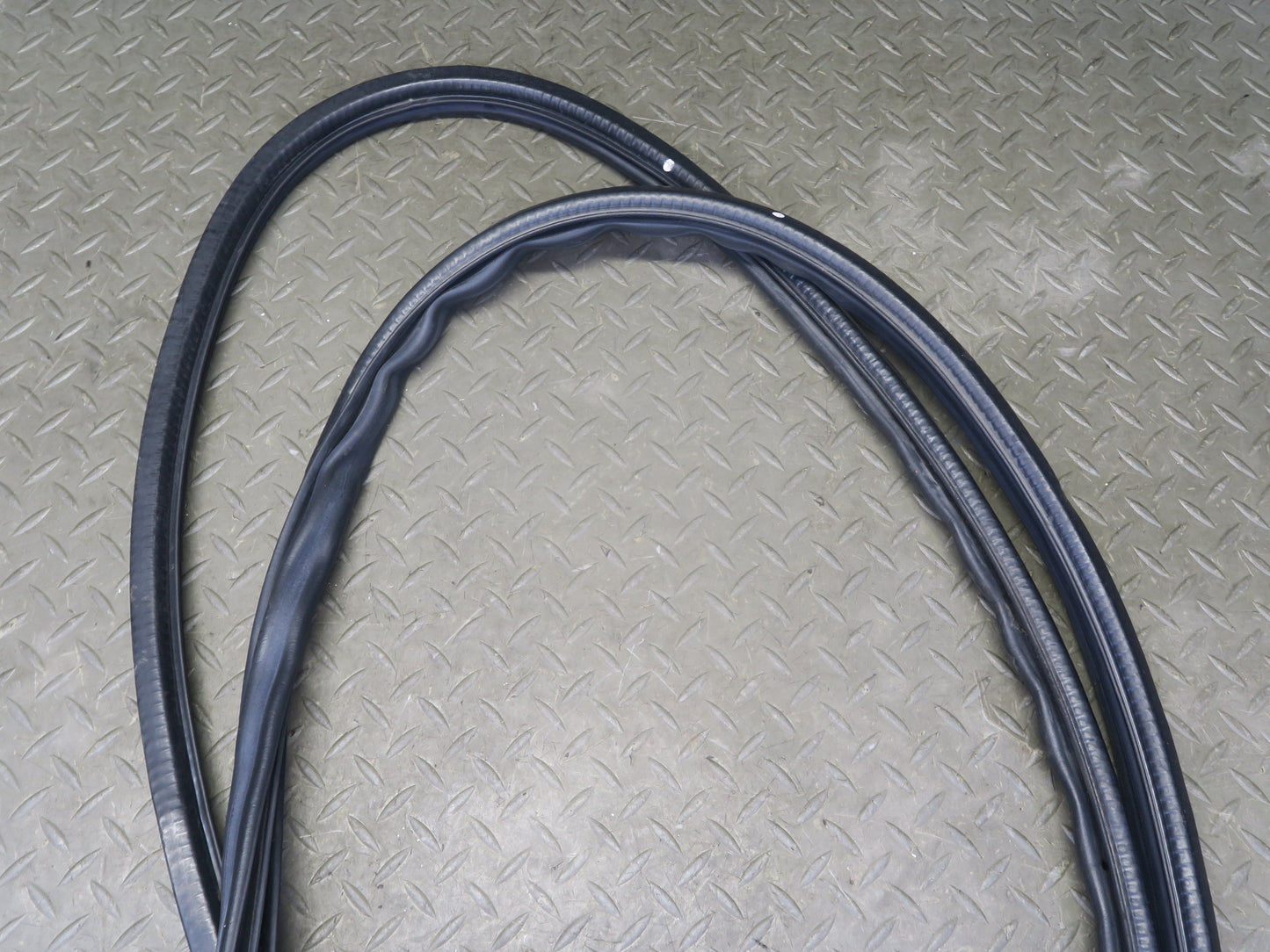 92-00 Lexus UZZ30L SC300 SC400 Left Right Door Weatherstrip Rubber Seal Set OEM