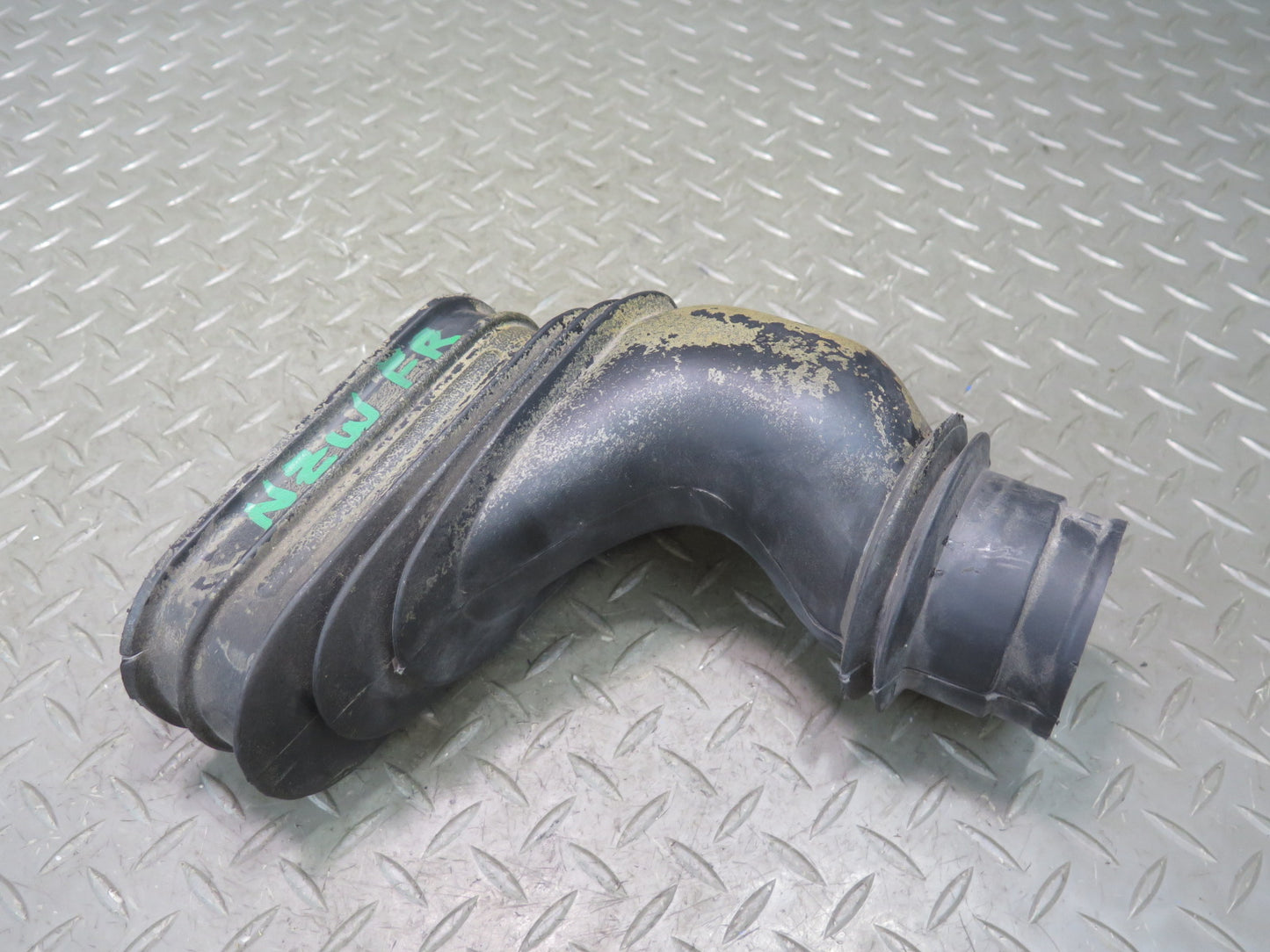 81-83 Datsun S130 280ZX Turbo Intake Air Cleaner Box Duct 62861-P7900 OEM