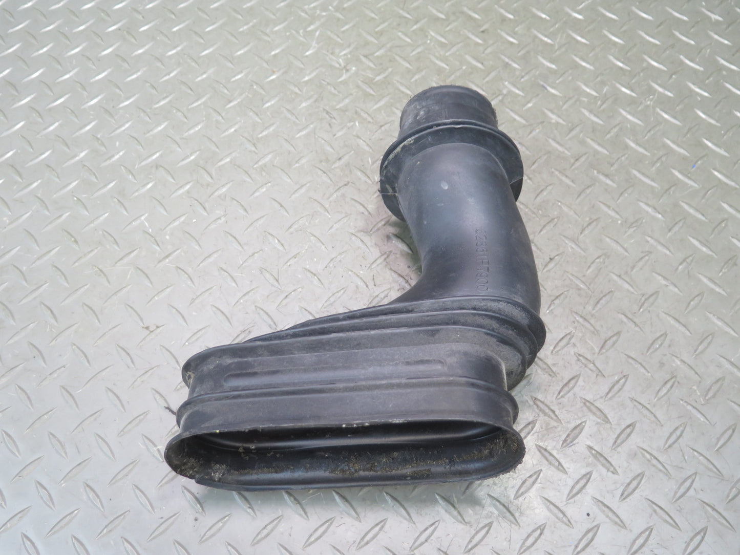 81-83 Datsun S130 280ZX Turbo Intake Air Cleaner Box Duct 62861-P7900 OEM
