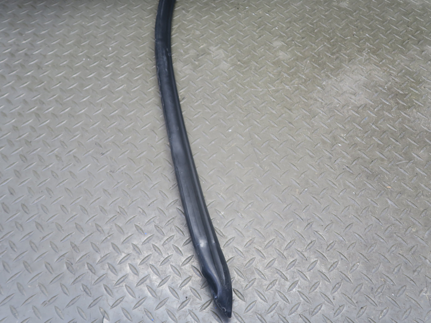 97-04 Porsche Boxster 986 Left Door Weatherstrip Rubber Seal Gasket