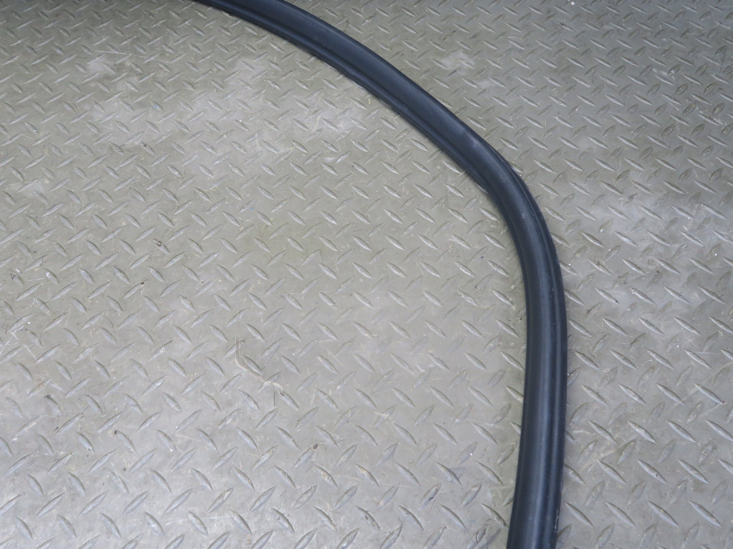97-04 Porsche Boxster 986 Left Door Weatherstrip Rubber Seal Gasket