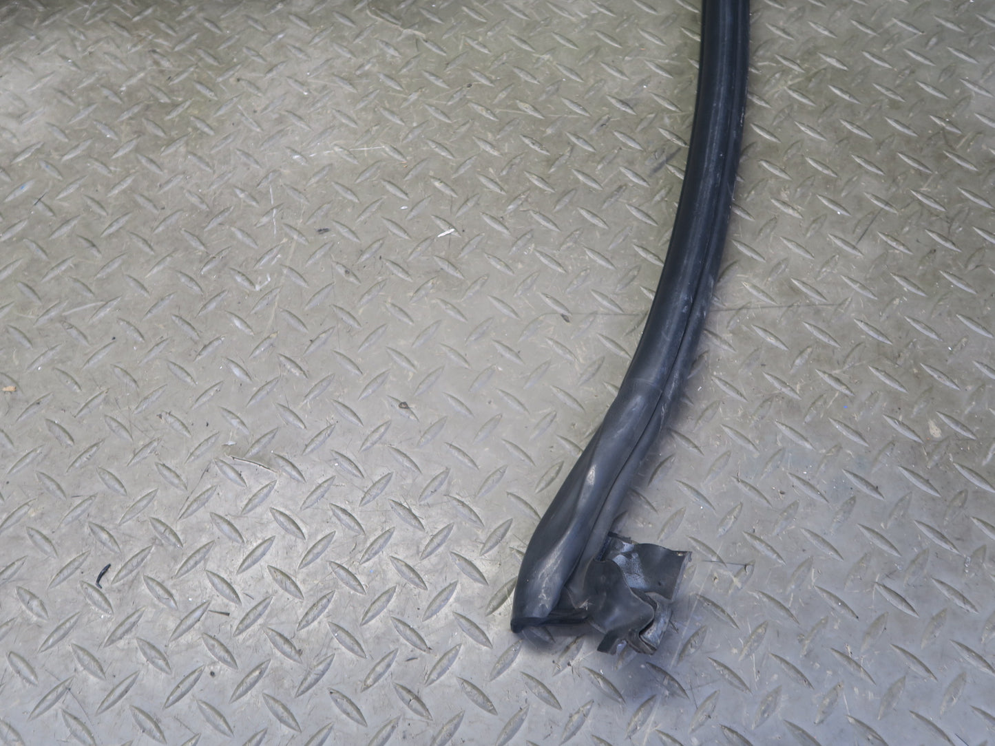97-04 Porsche Boxster 986 Left Door Weatherstrip Rubber Seal Gasket