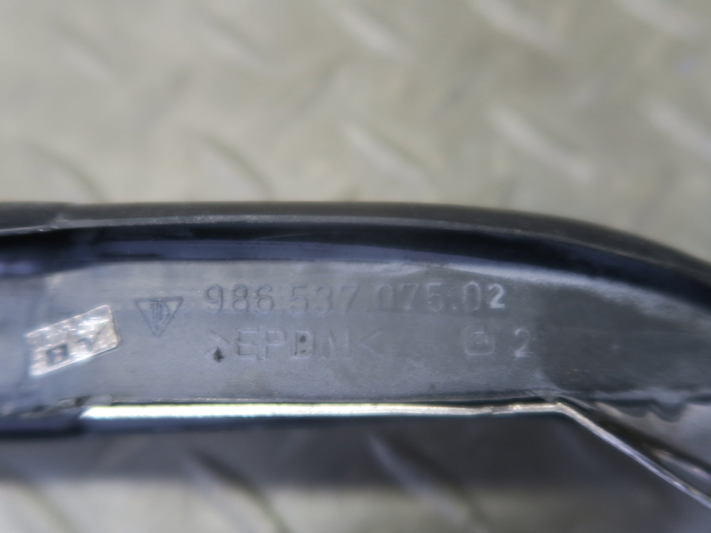 97-04 Porsche Boxster 986 Left Door Weatherstrip Rubber Seal Gasket 98653707502