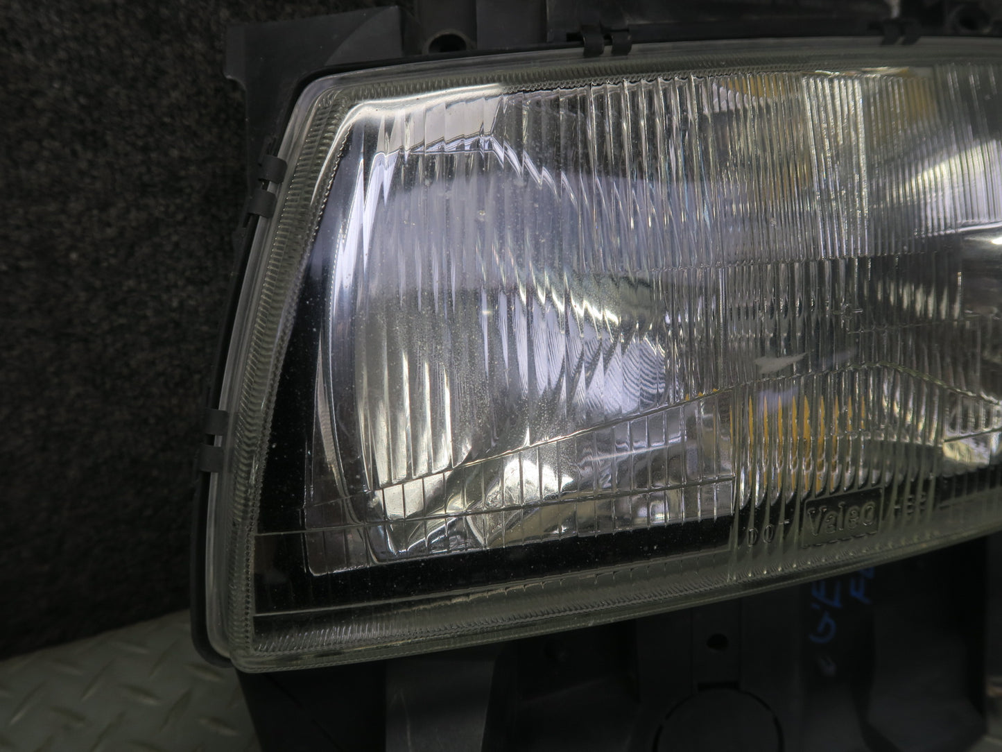 99-03 VW Eurovan T4 Set of 2 Front Right & Left Halogen Headlight Lamp OEM