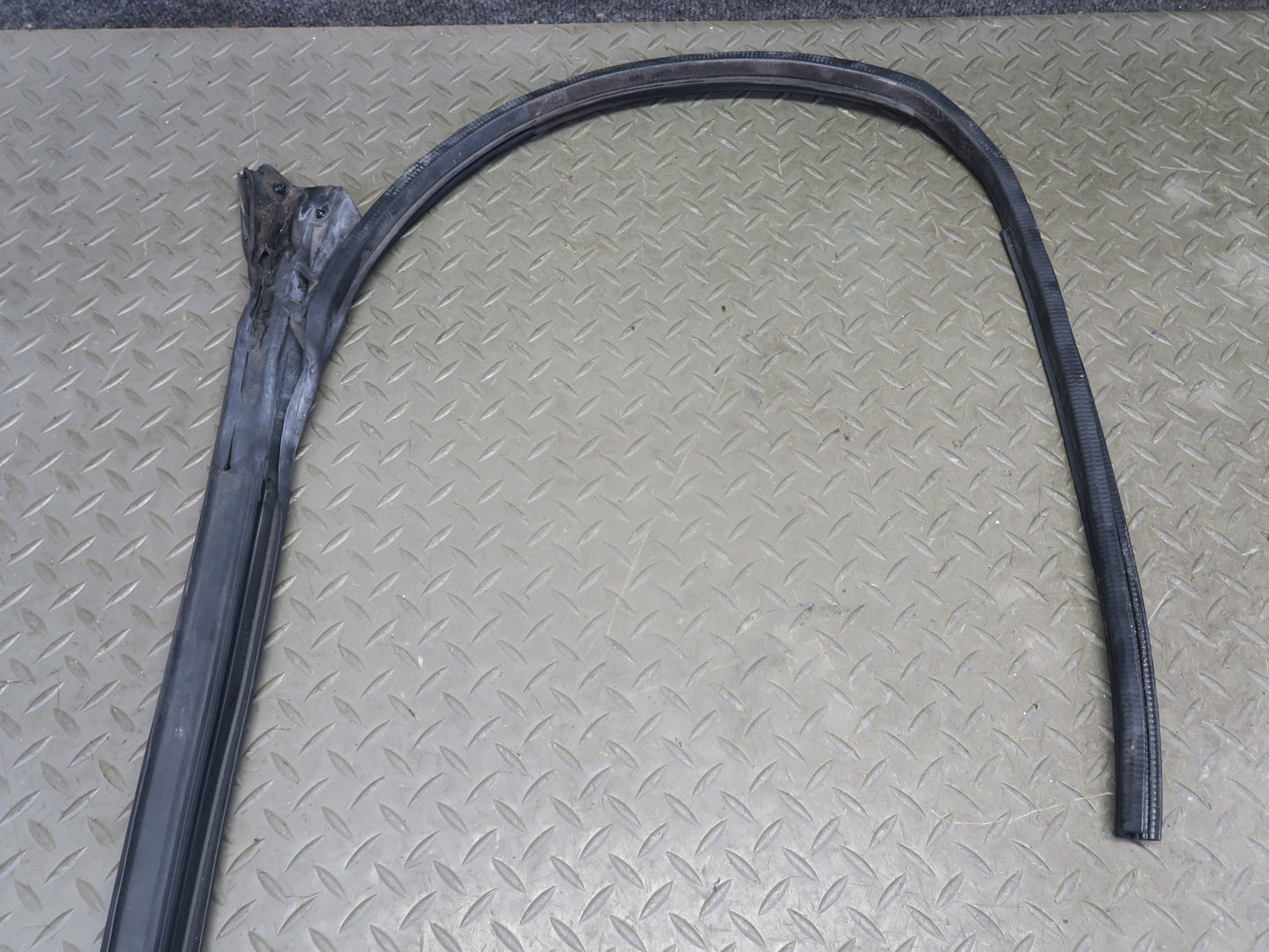 02-10 Lexus SC430 Front Roof Weatherstrip Rubber Seal w Window Bracket Set OEM