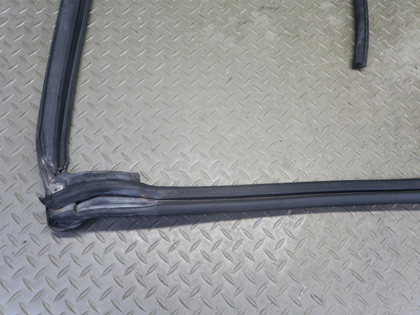 02-10 Lexus SC430 Front Roof Weatherstrip Rubber Seal w Window Bracket Set OEM