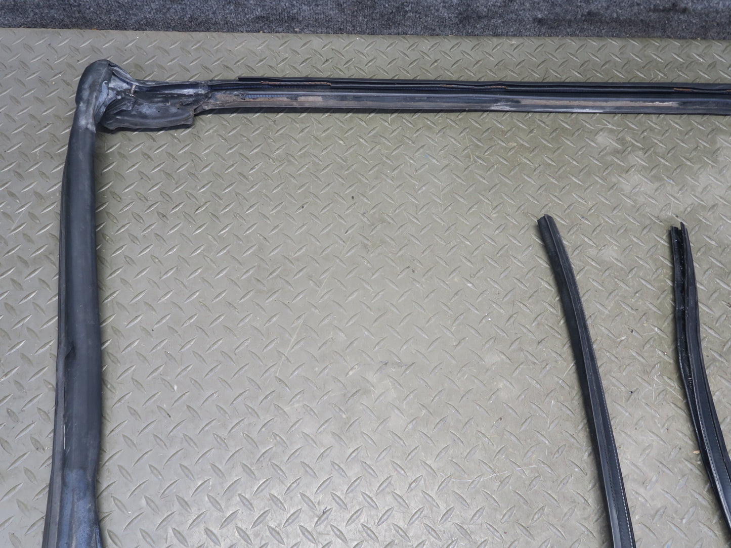 02-10 Lexus SC430 Front Roof Weatherstrip Rubber Seal w Window Bracket Set OEM