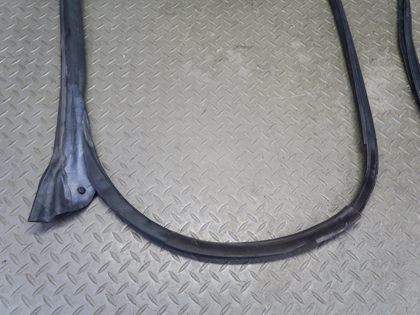 02-10 Lexus SC430 Front Roof Weatherstrip Rubber Seal w Window Bracket Set OEM