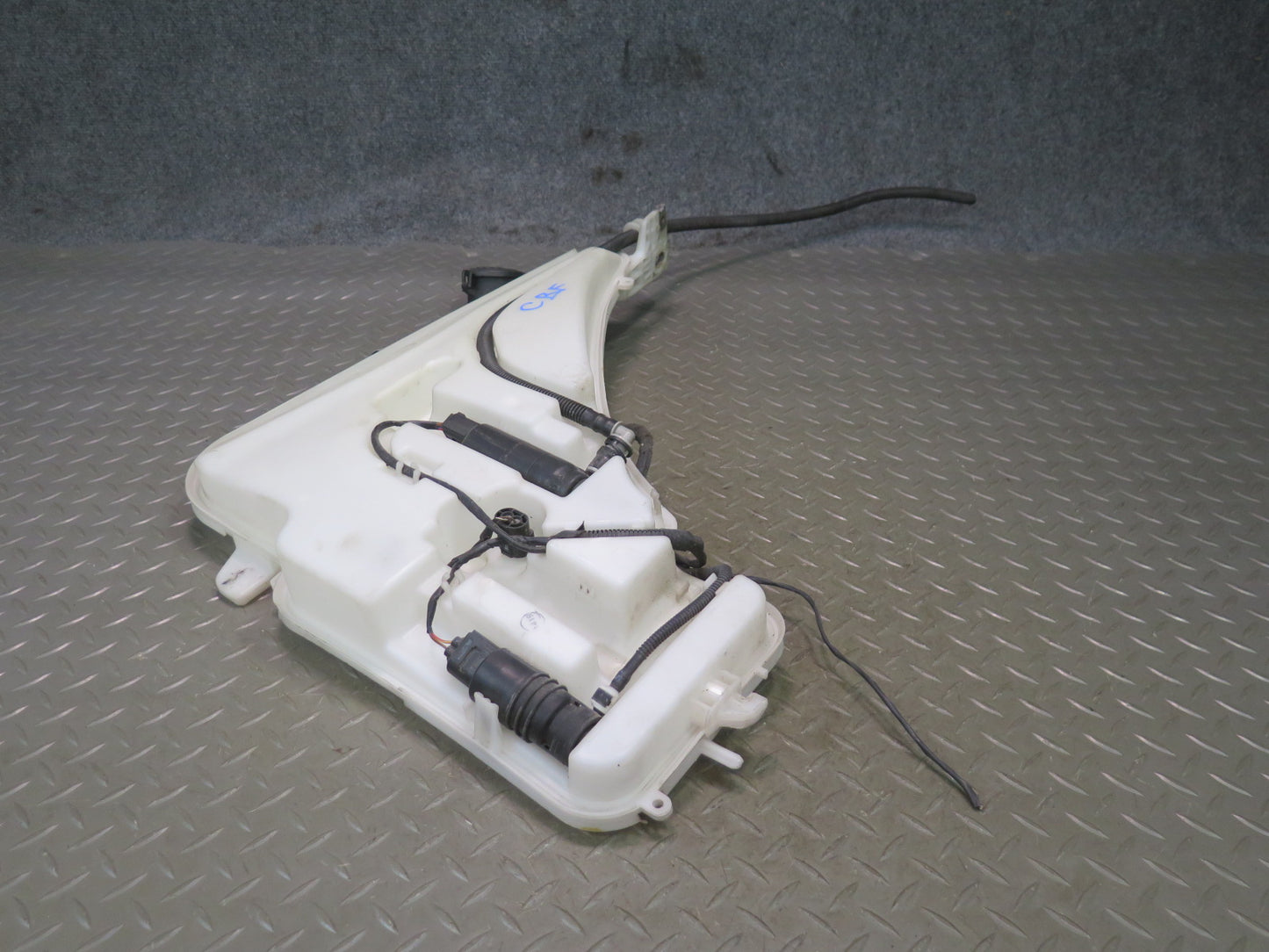 14-16 BMW F32 F33 435I Windshield Washer Fluid Reservoir Bottle w Pump OEM